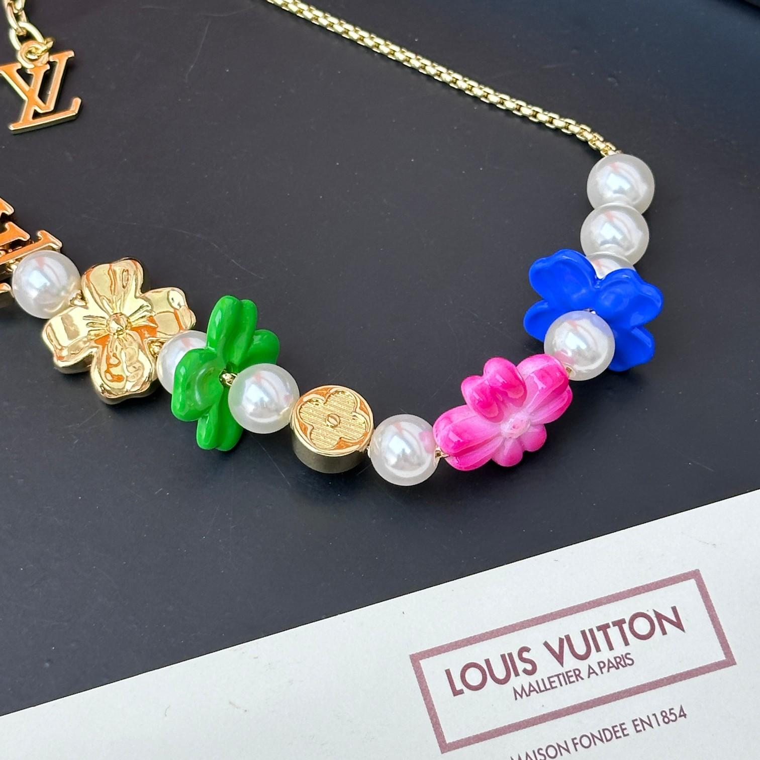 Louis Vuitton LV Surfin' Flower Necklace  - FashionPlug