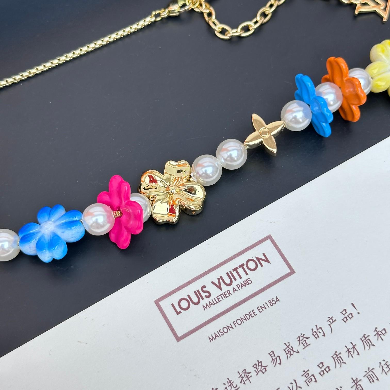 Louis Vuitton LV Surfin' Flower Necklace  - FashionPlug