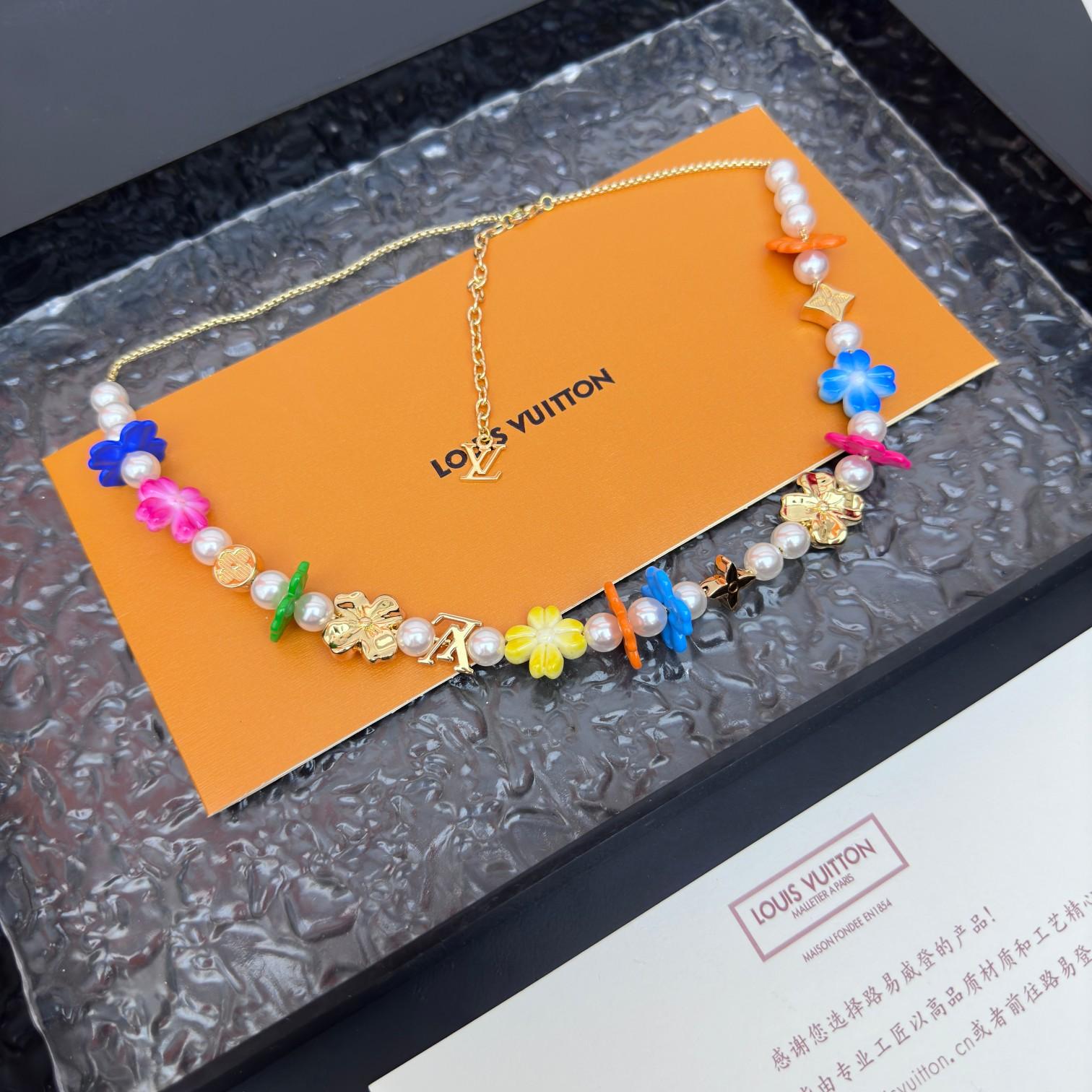 Louis Vuitton LV Surfin' Flower Necklace  - FashionPlug