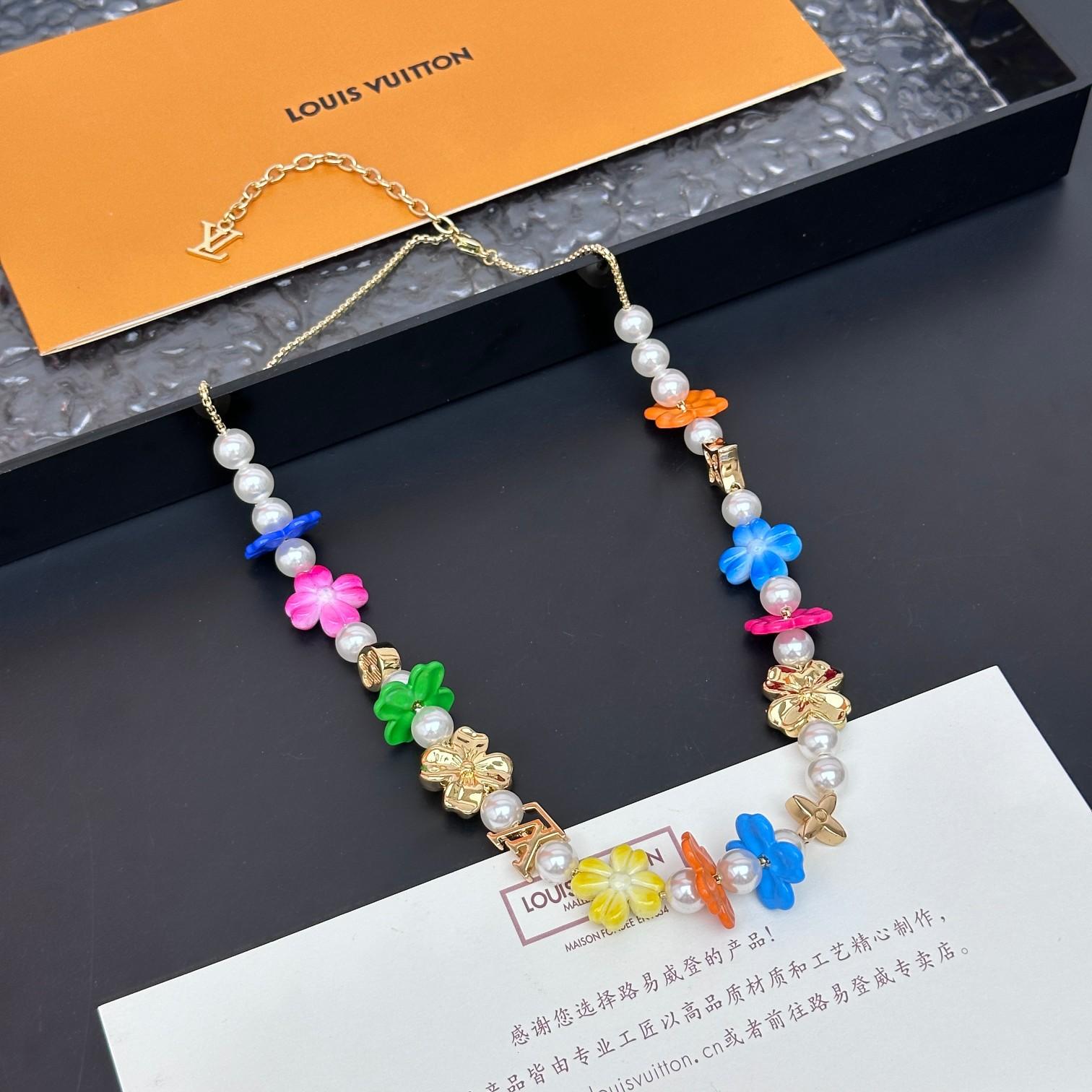 Louis Vuitton LV Surfin' Flower Necklace  - FashionPlug