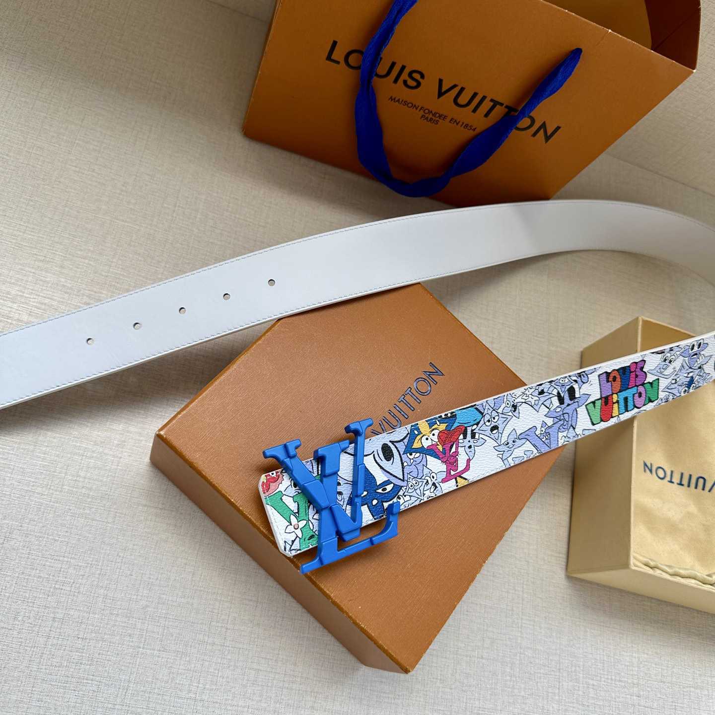 Louis Vuitton LV Initiales 40mm Reversible Belt   - FashionPlug