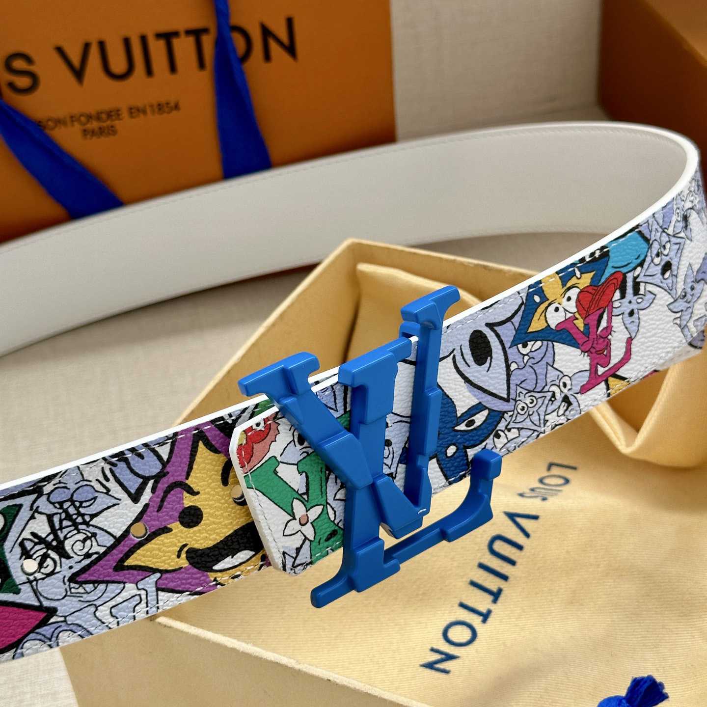Louis Vuitton LV Initiales 40mm Reversible Belt   - FashionPlug
