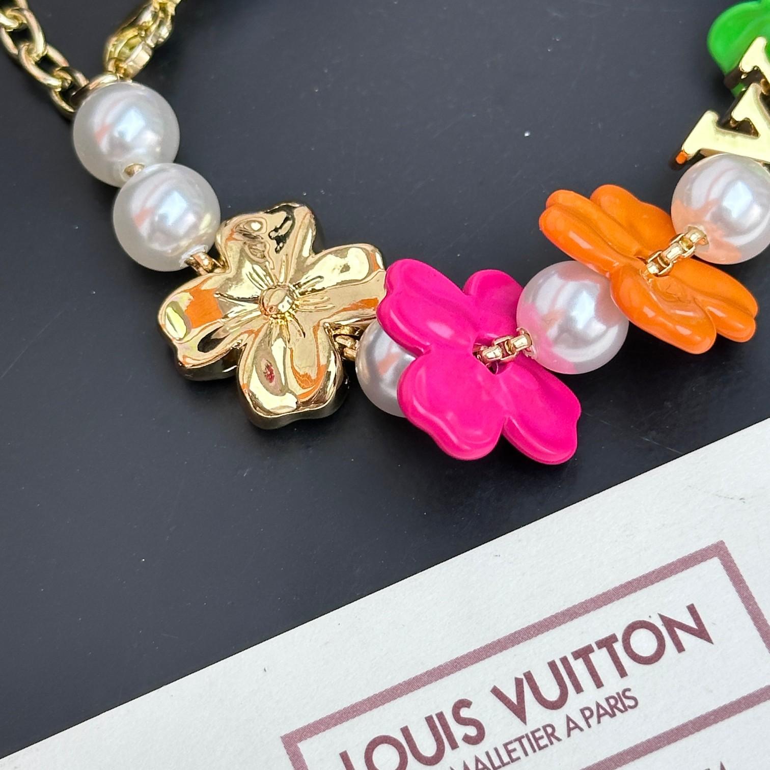 Louis Vuitton LV Surfin' Flower Bracelet   M1603A - FashionPlug