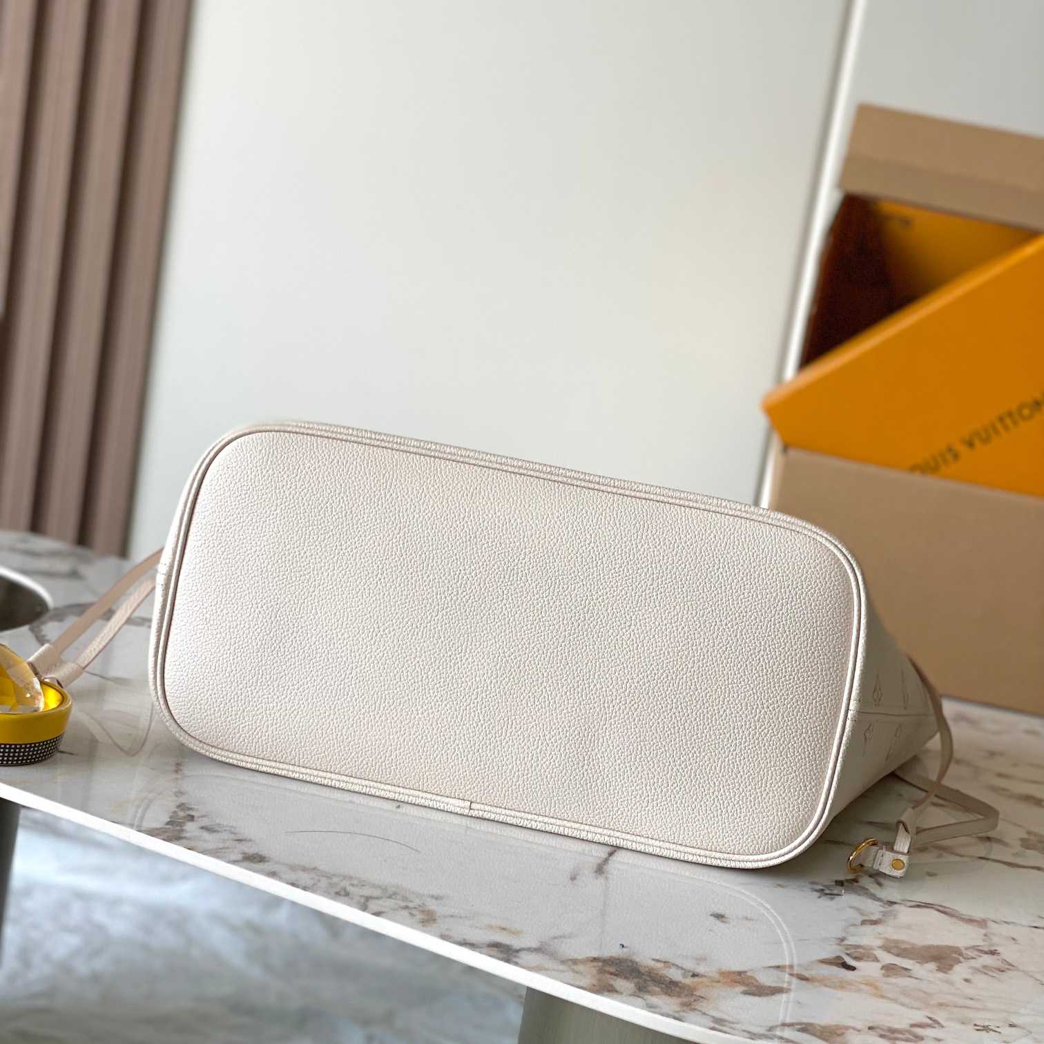 Louis Vuitton Neverfull MM   M14285 - FashionPlug