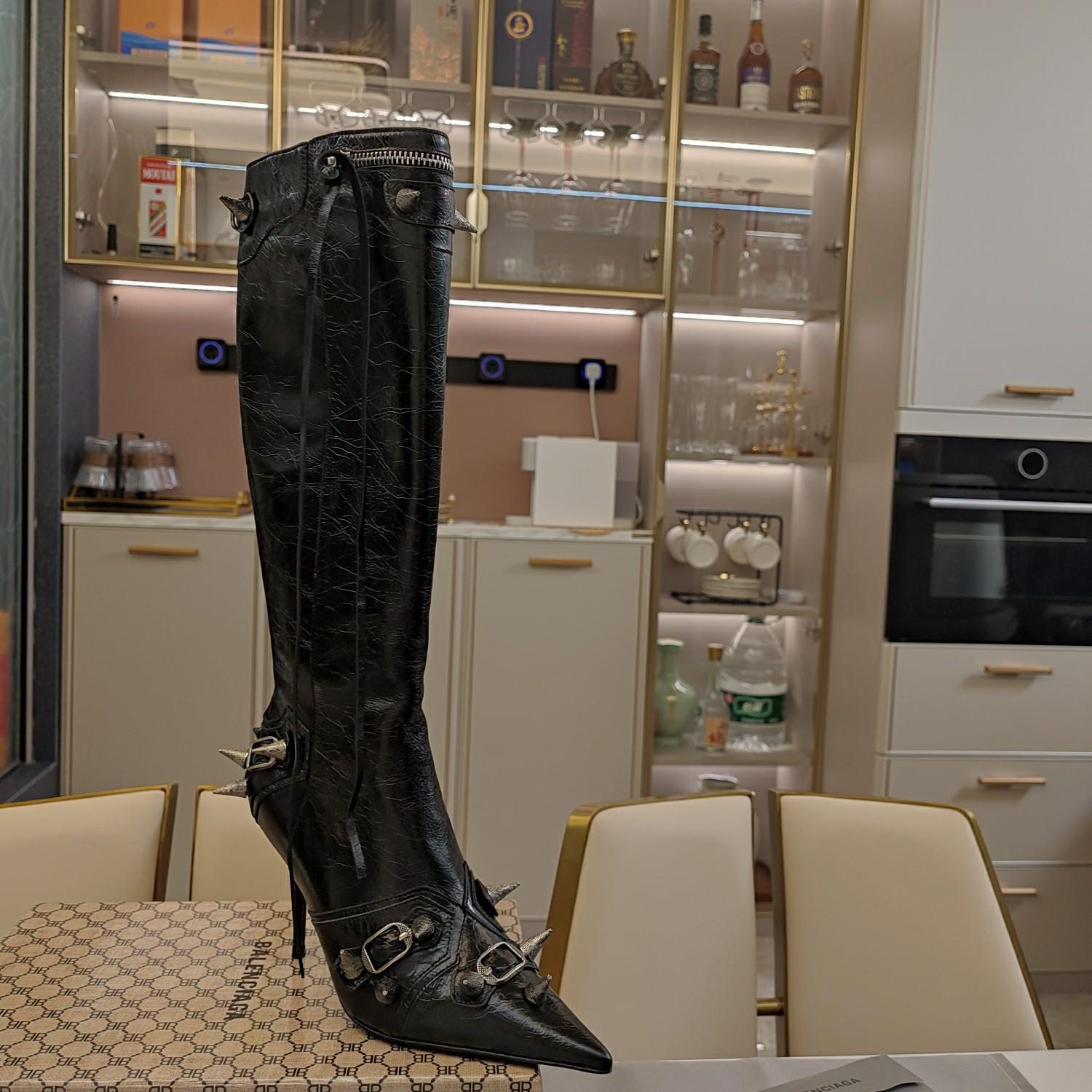 Balenciaga Cagole 90mm Boot In Black - FashionPlug