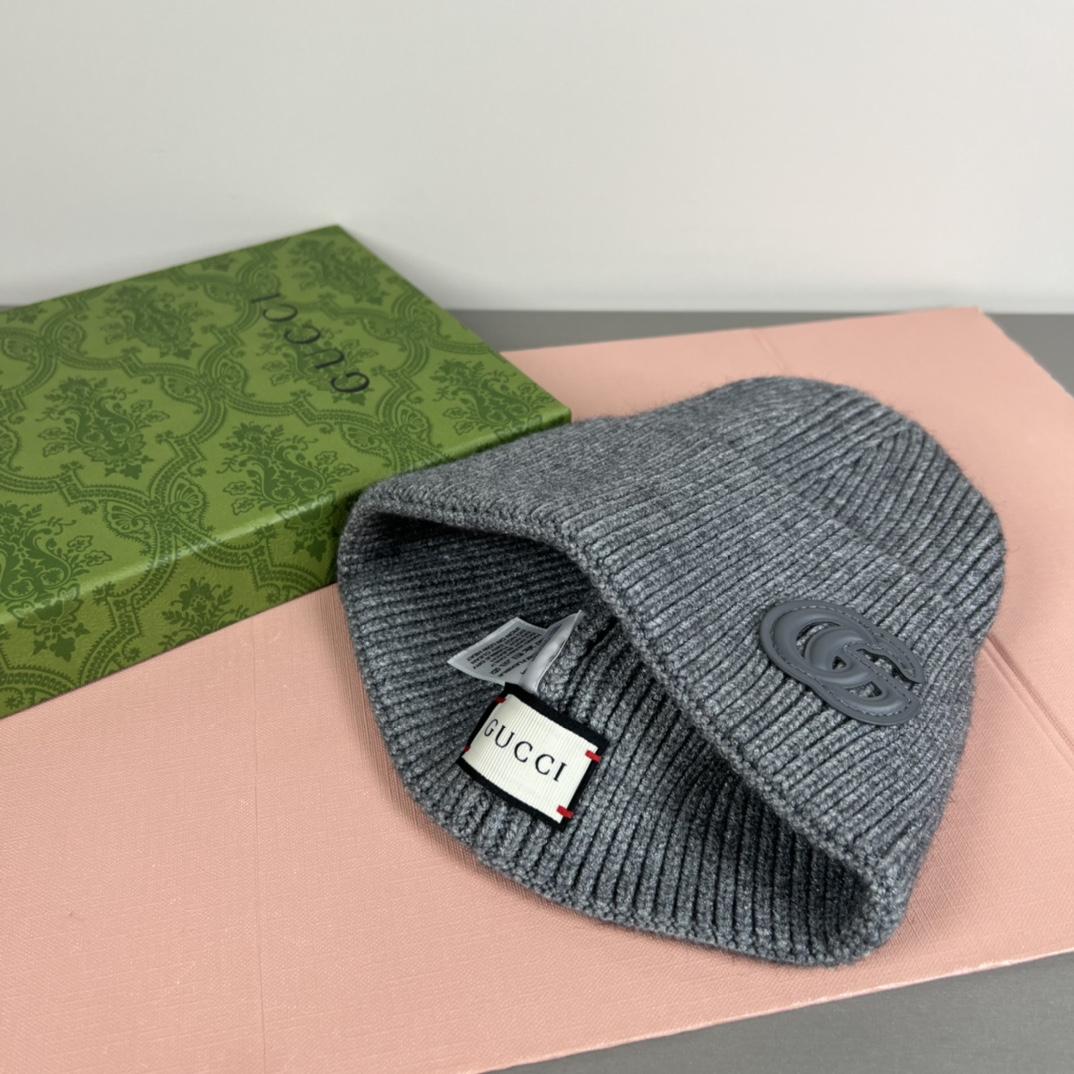 Gucci Cashmere Hat With Patch - FashionPlug