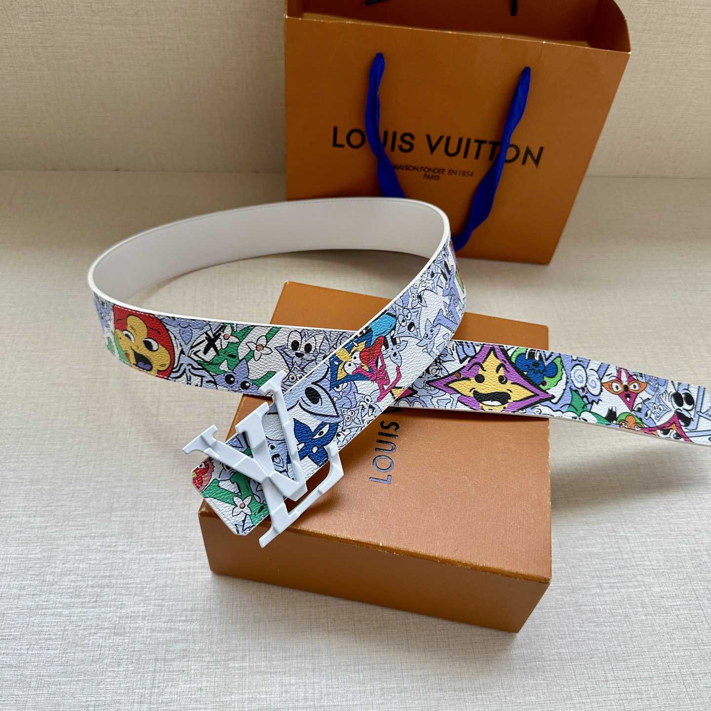 Louis Vuitton LV Initiales 40mm Reversible Belt   - FashionPlug
