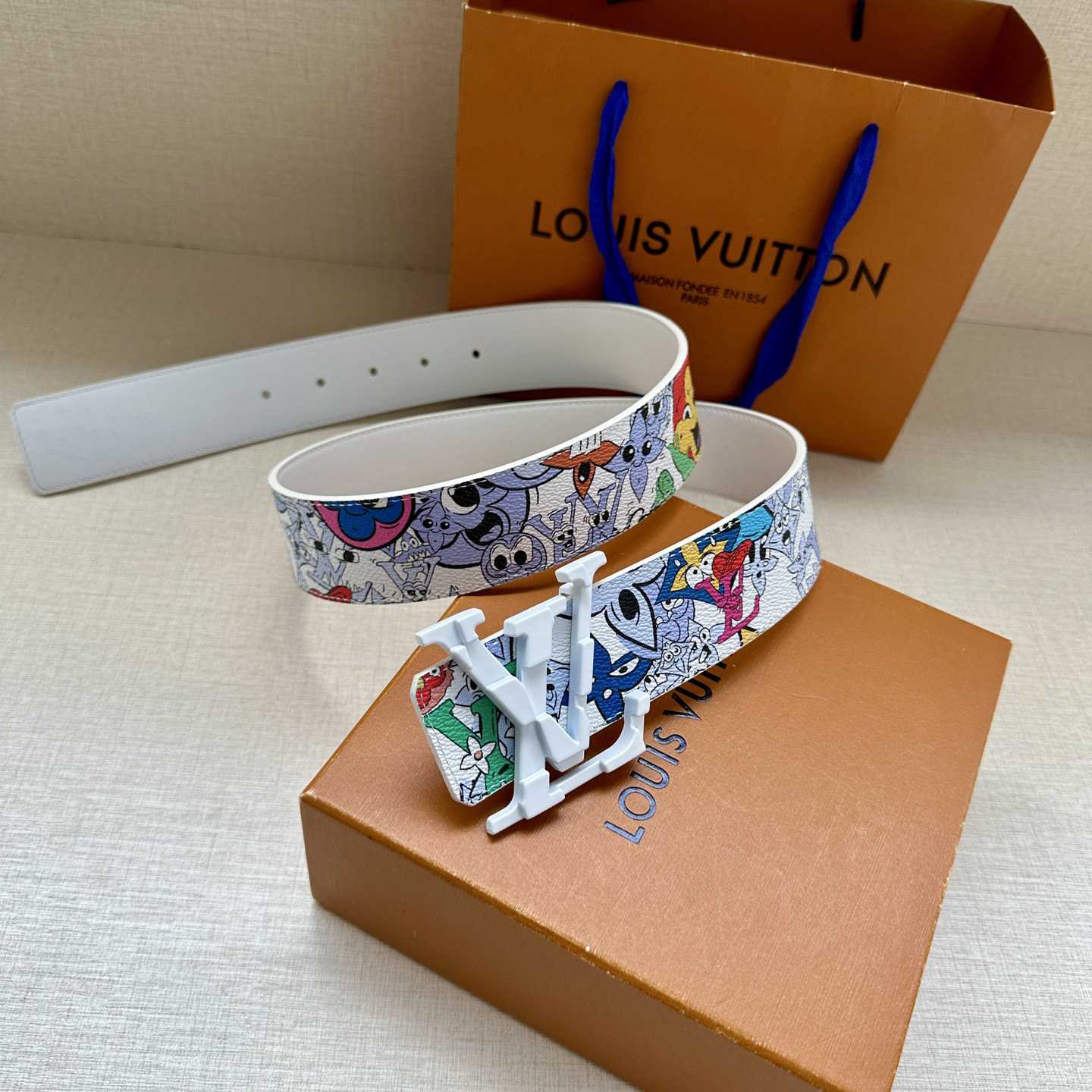 Louis Vuitton LV Initiales 40mm Reversible Belt   - FashionPlug