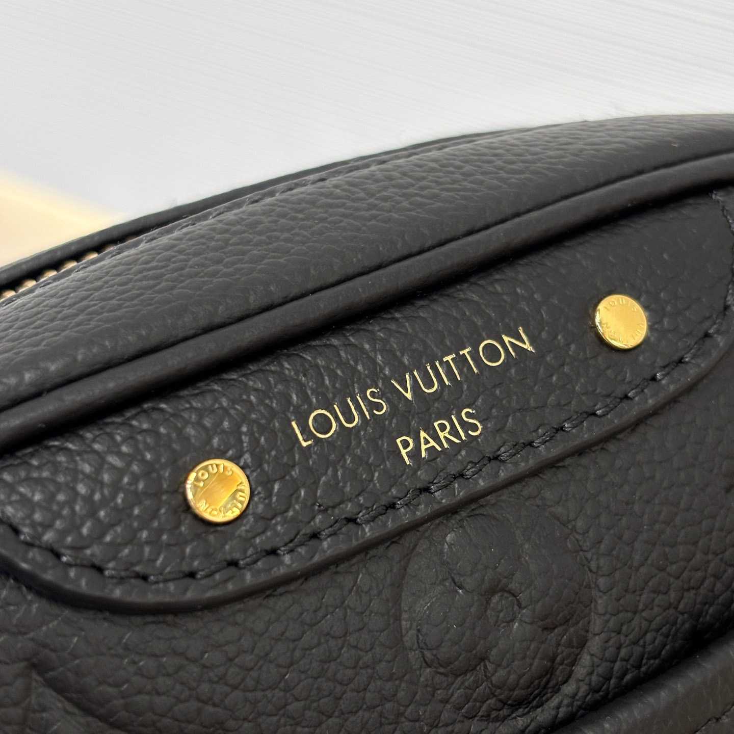 Louis Vuitton Tiny Camera Bag   M25518 - FashionPlug