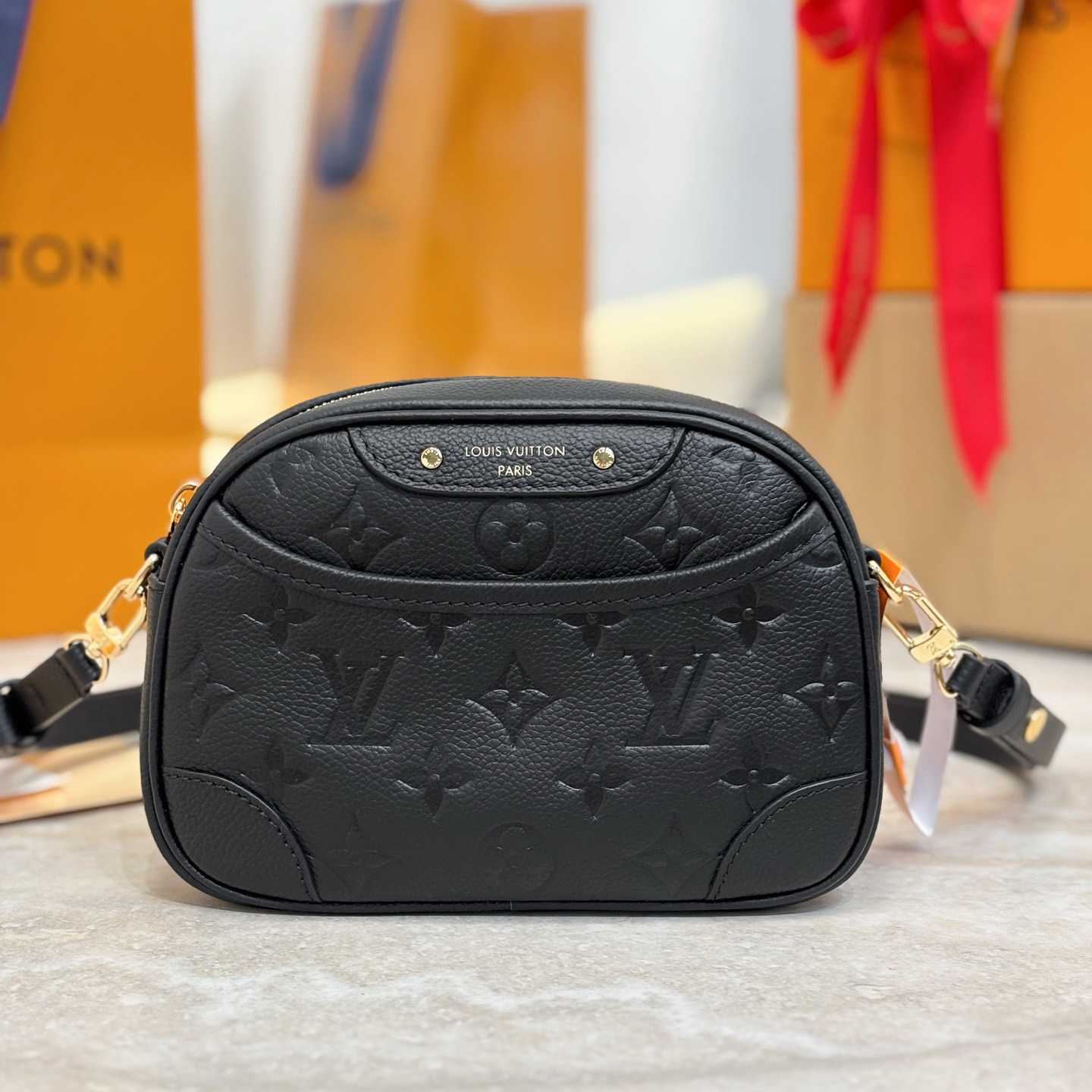 Louis Vuitton Tiny Camera Bag   M25518 - FashionPlug