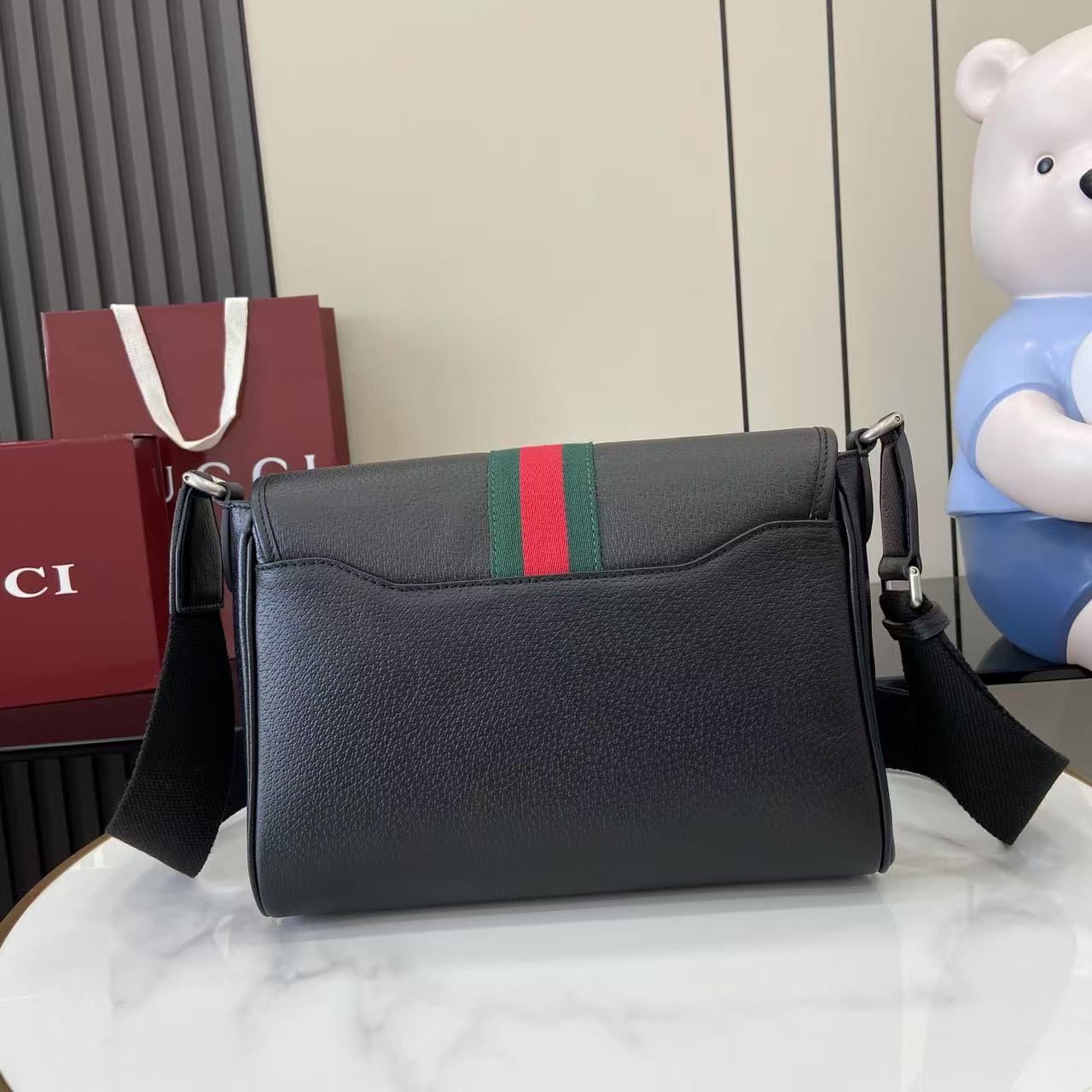Gucci Ophidia Medium Messenger Bag - FashionPlug