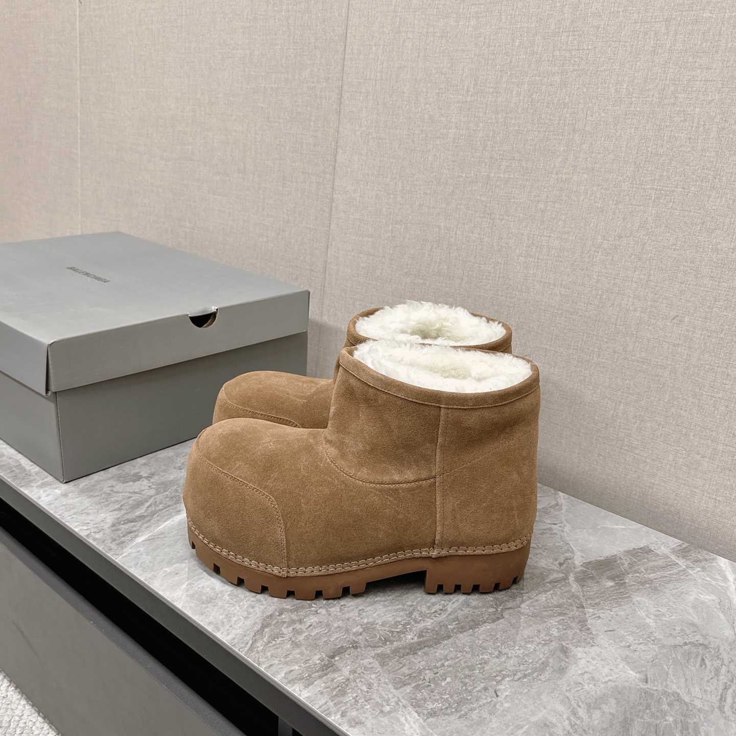 Balenciaga Alaska boots - FashionPlug