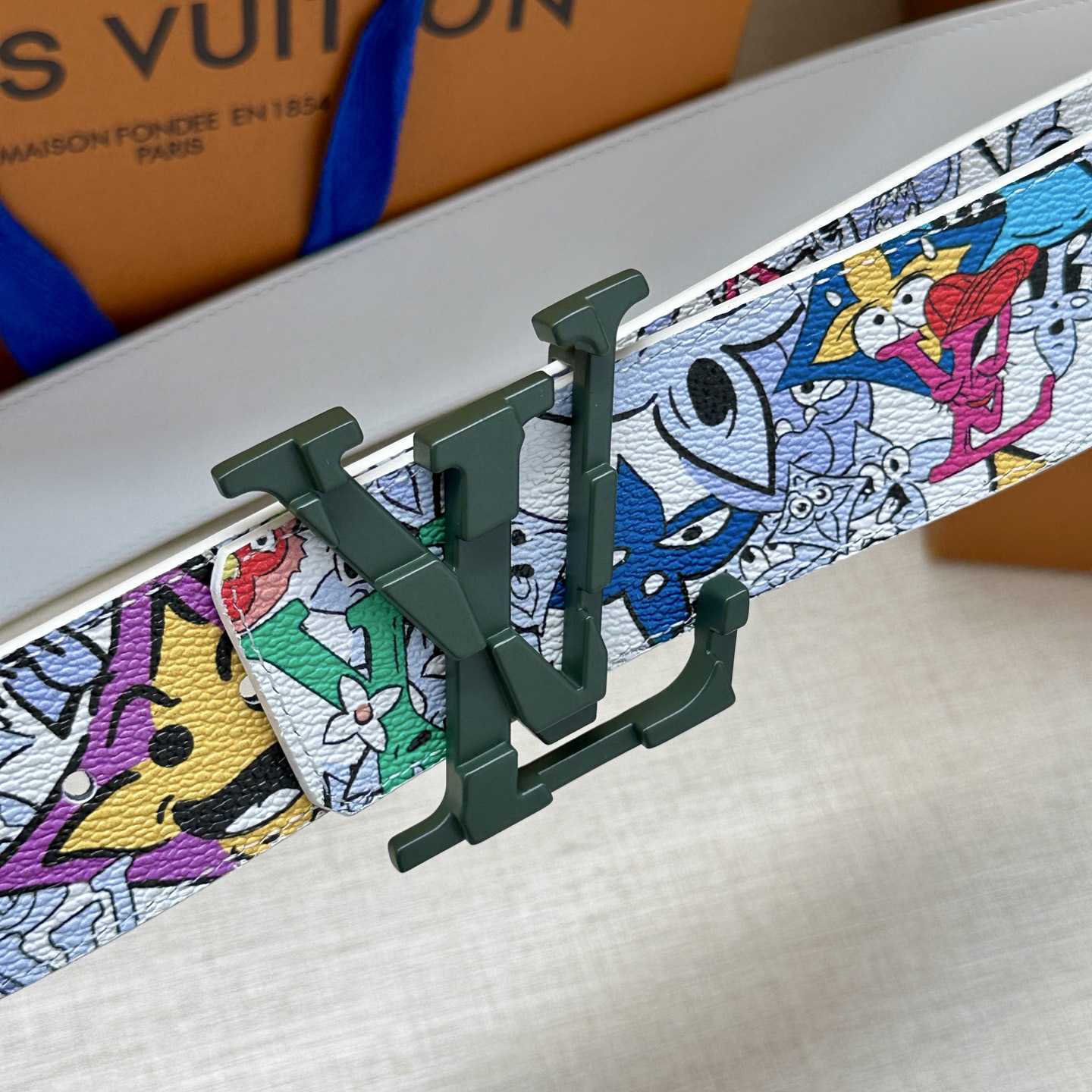 Louis Vuitton LV Initiales 40mm Reversible Belt   - FashionPlug