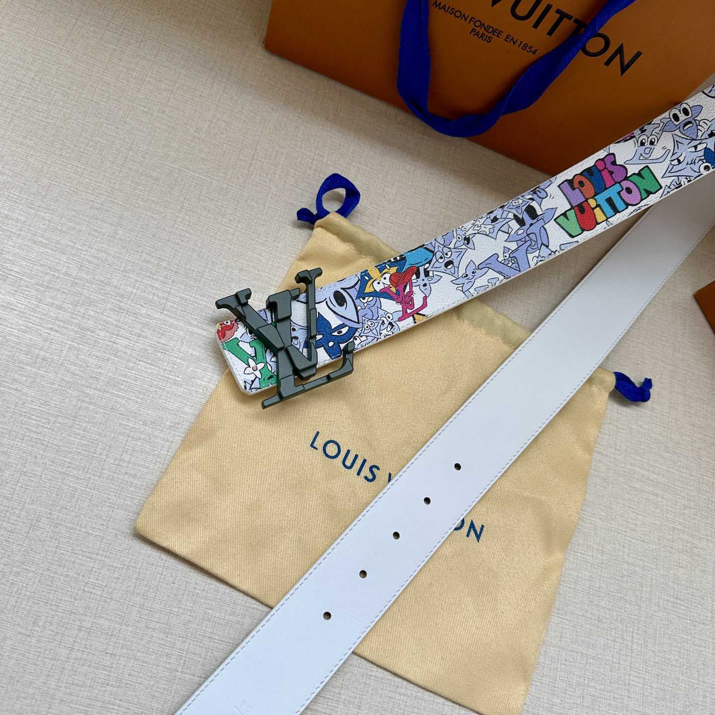 Louis Vuitton LV Initiales 40mm Reversible Belt   - FashionPlug