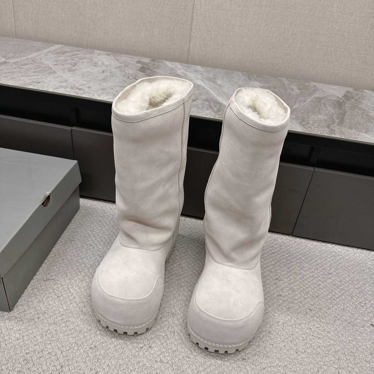 Balenciaga boots - FashionPlug