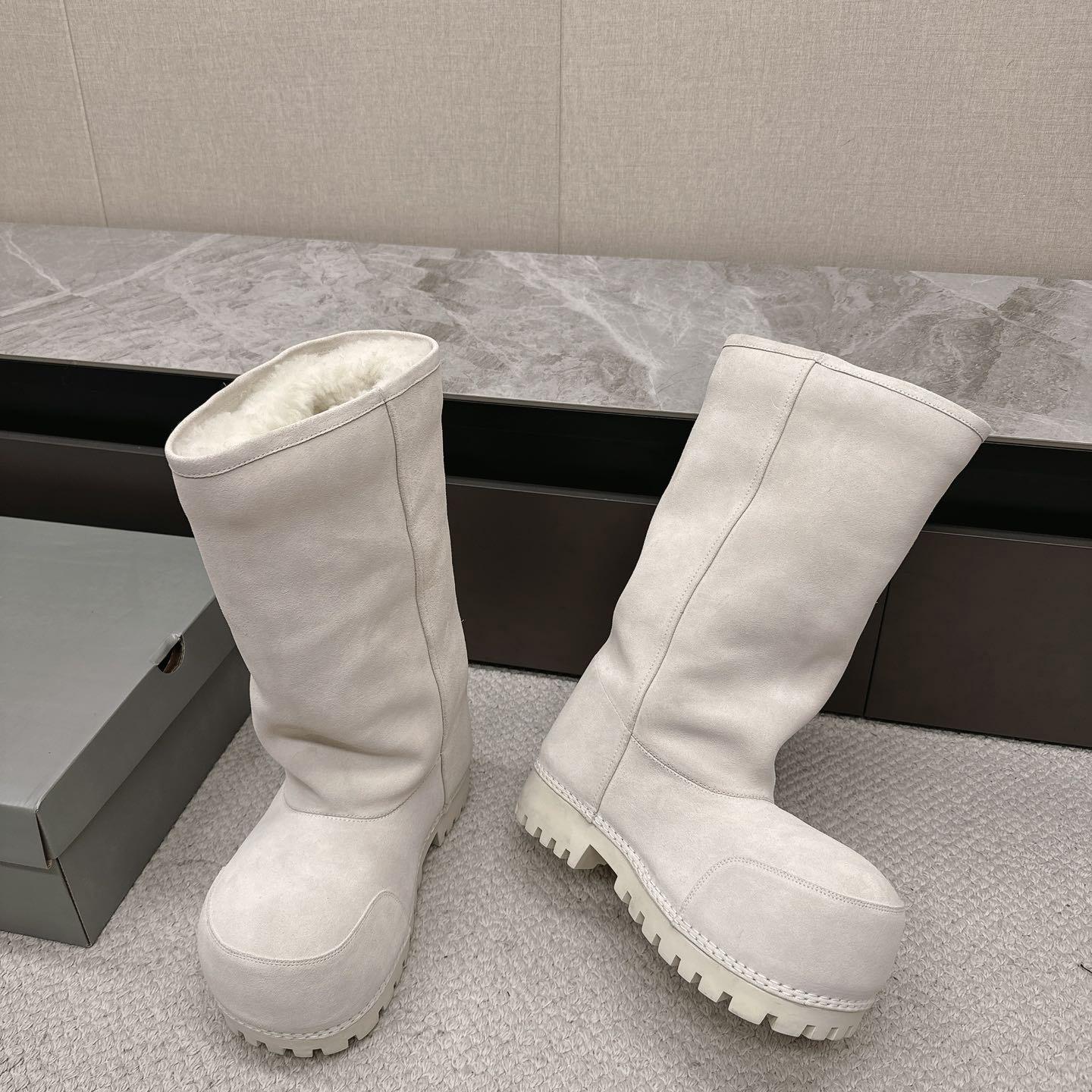 Balenciaga boots - FashionPlug