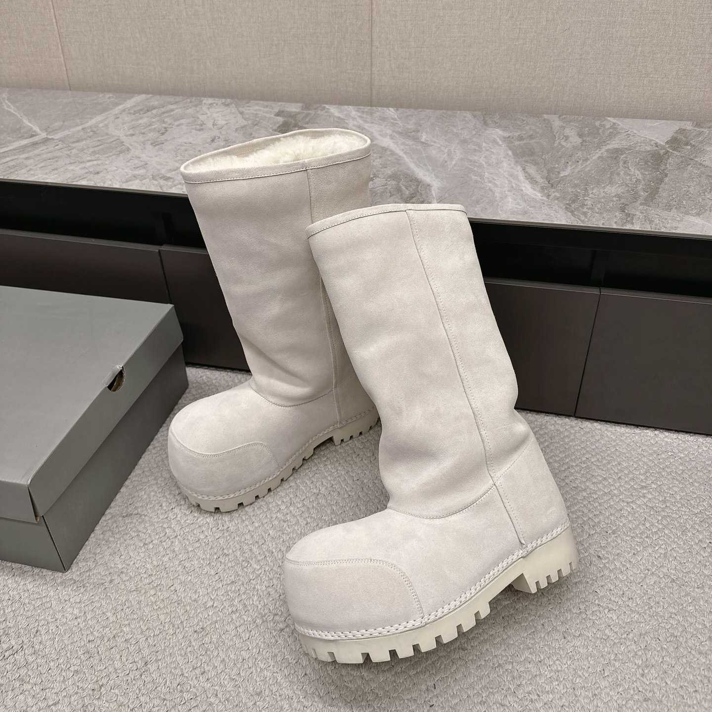 Balenciaga boots - FashionPlug