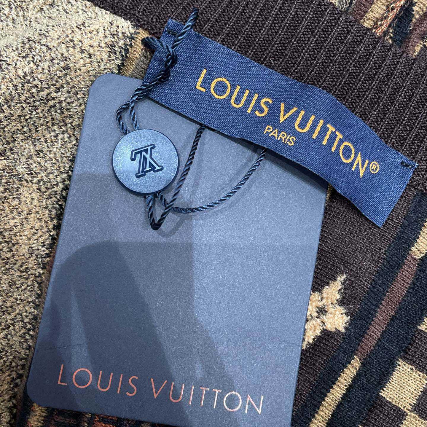 Louis Vuitton Cardigan Vest   1AIM64 - FashionPlug