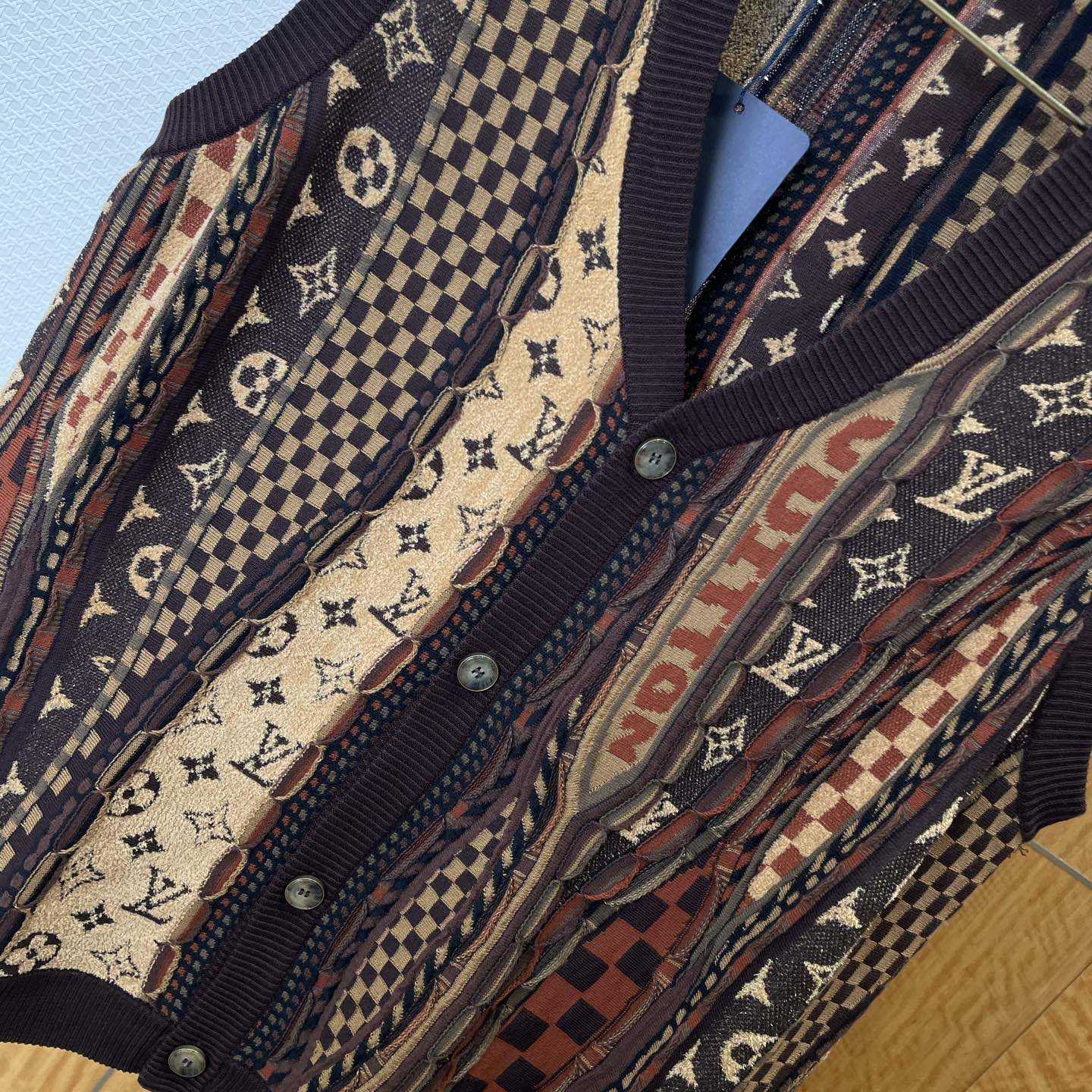 Louis Vuitton Cardigan Vest   1AIM64 - FashionPlug