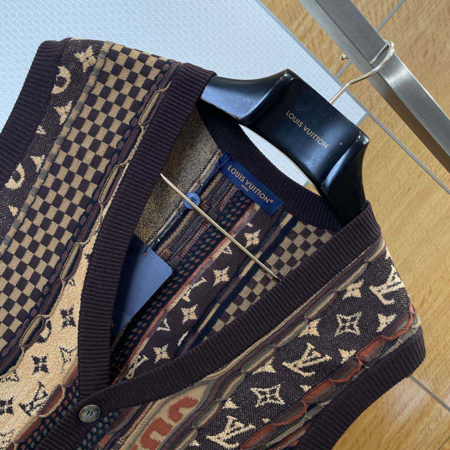Louis Vuitton Cardigan Vest   1AIM64 - FashionPlug