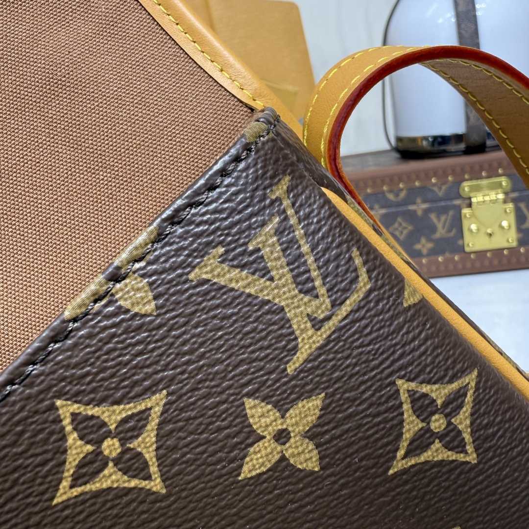 Louis Vuitton Satchel Wearable Wallet   M26805 - FashionPlug