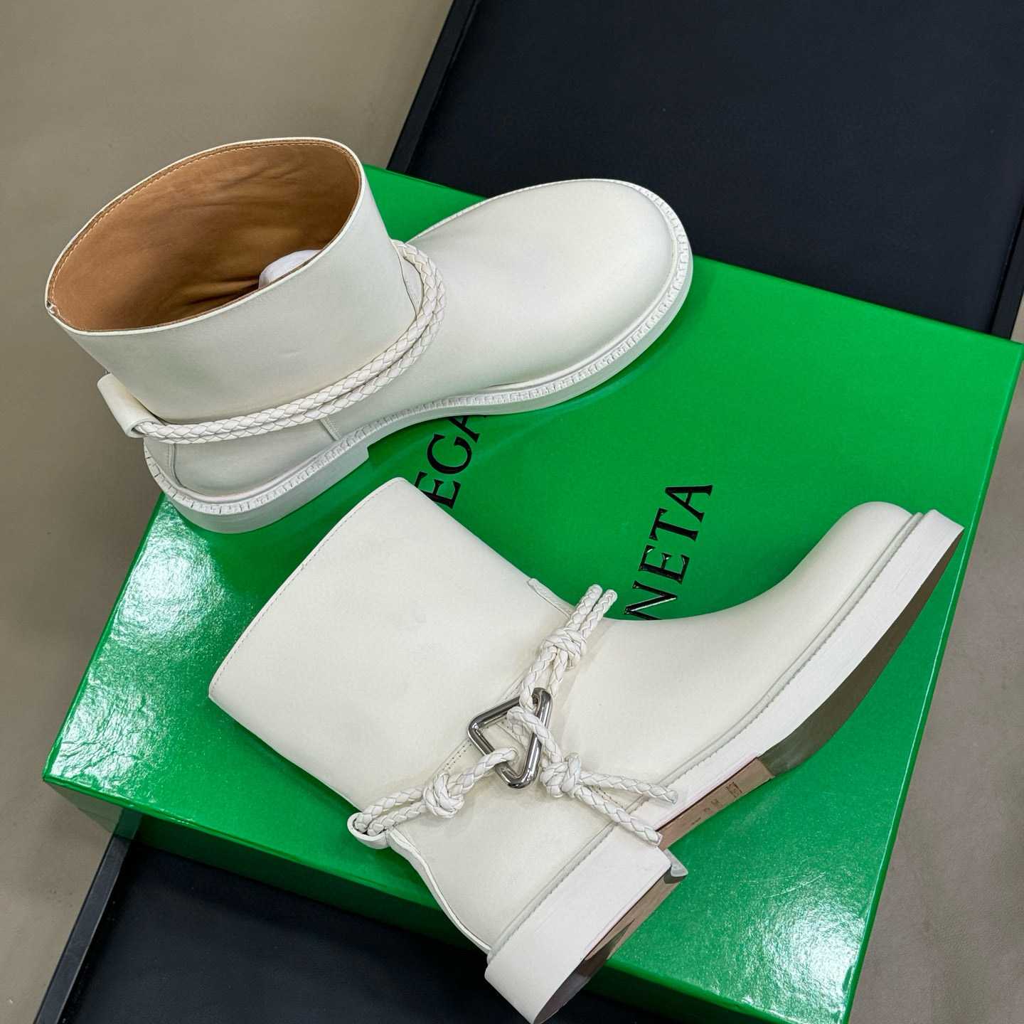 Bottega Veneta James Ankle Boot - FashionPlug