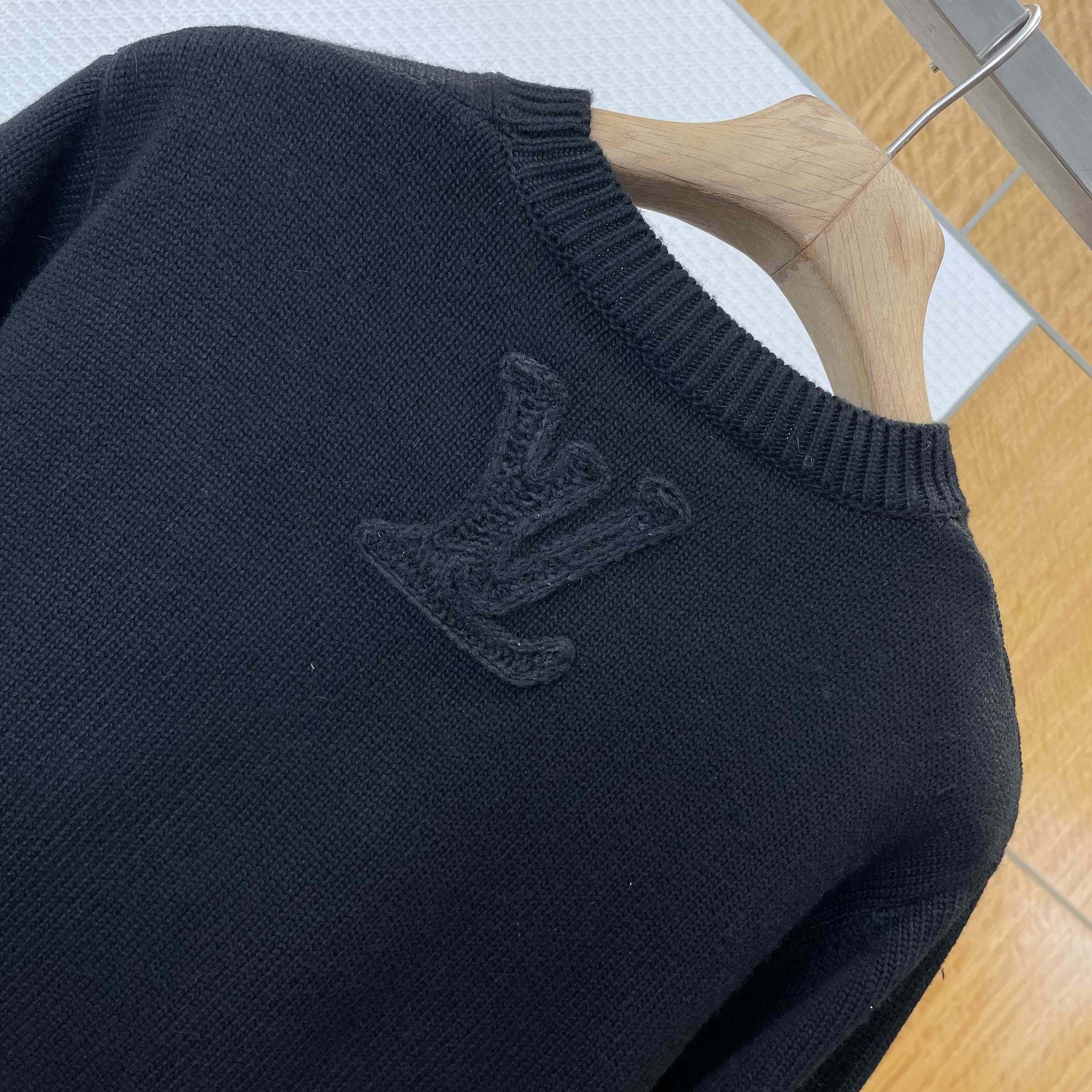 Louis Vuitton Embellished Knitted Crewneck   1AJBWX - FashionPlug