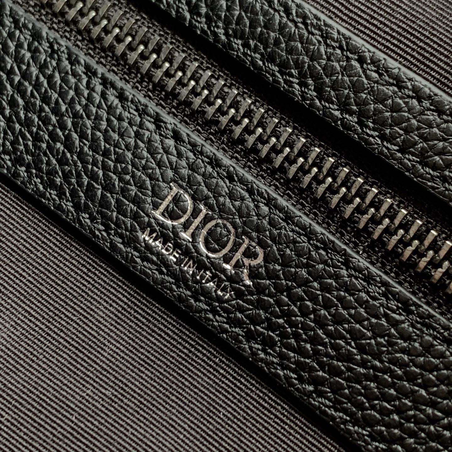 Dior CD Icon A5 Triangle Pouch  - FashionPlug
