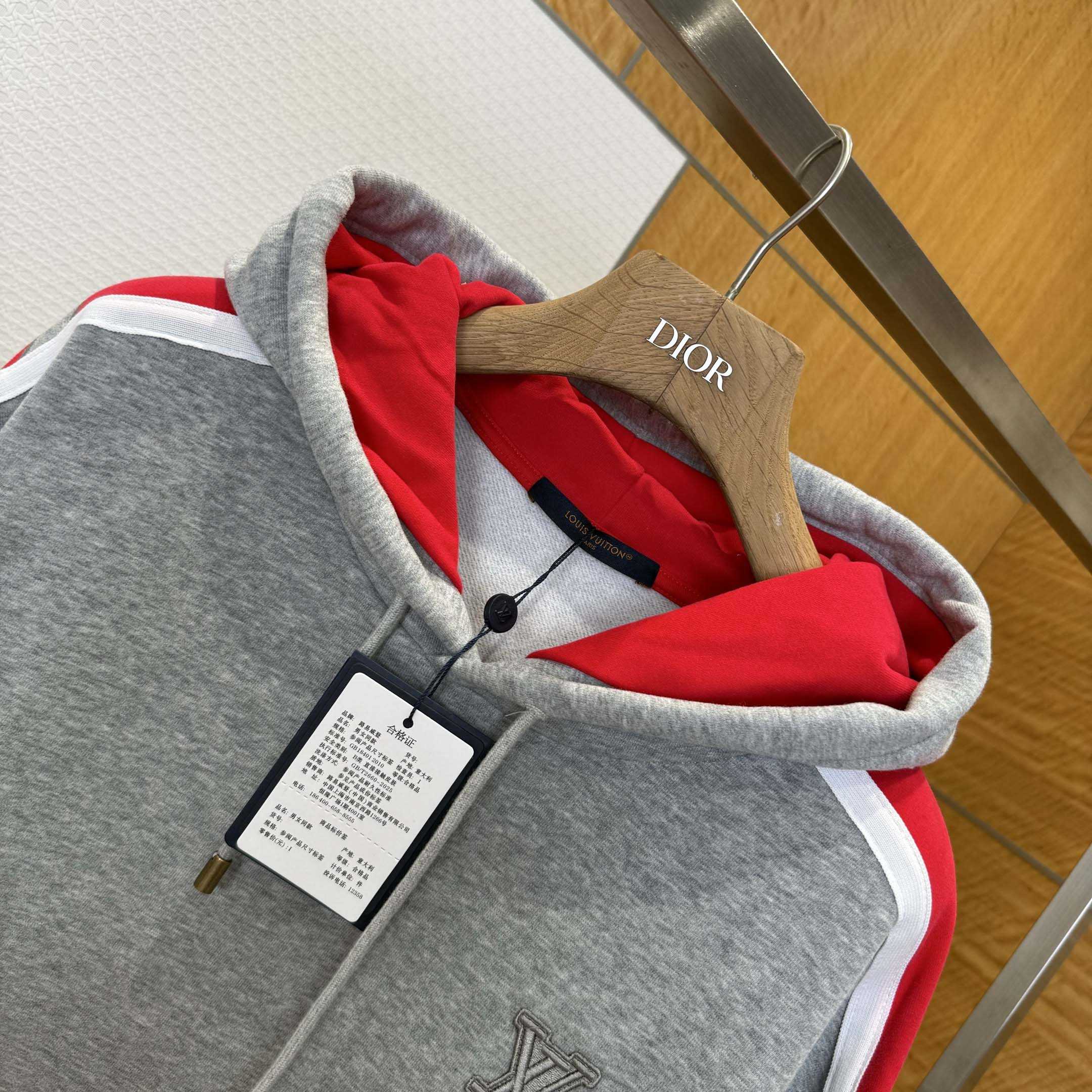 Louis Vuitton Signature Hoodie   1AJCEL - FashionPlug