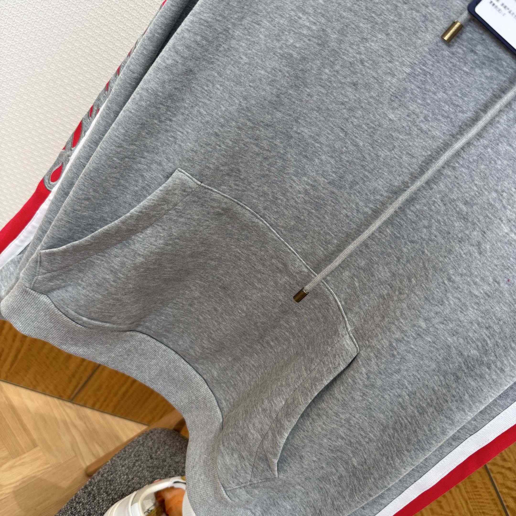 Louis Vuitton Signature Hoodie   1AJCEL - FashionPlug