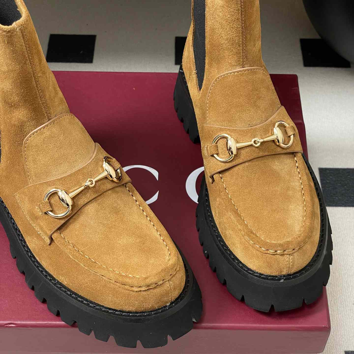 Gucci Women's Ankle Boot With Horsebit - FashionPlug