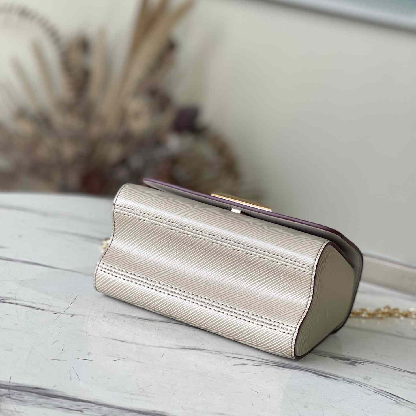 Louis Vuitton Twist PM   M21133 - FashionPlug