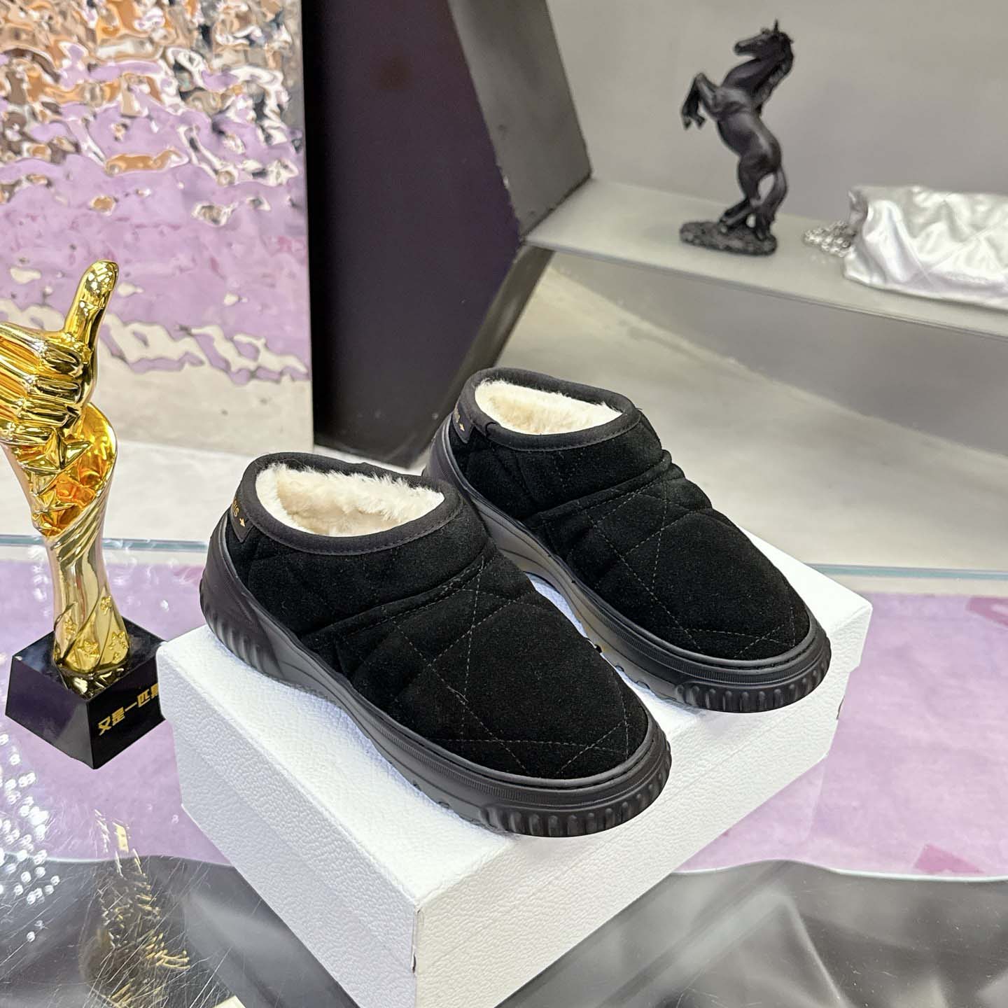 Dior Frost Low Ankle Boot - FashionPlug