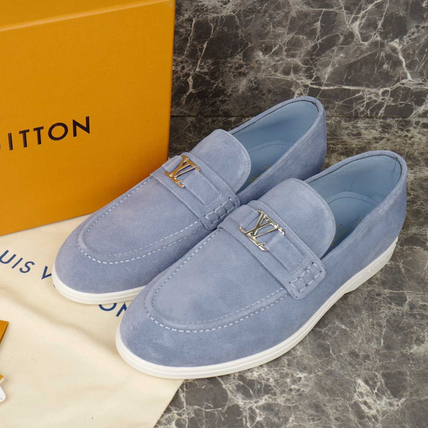 Louis Vuitton Estate Loafers   1AHRCN - FashionPlug