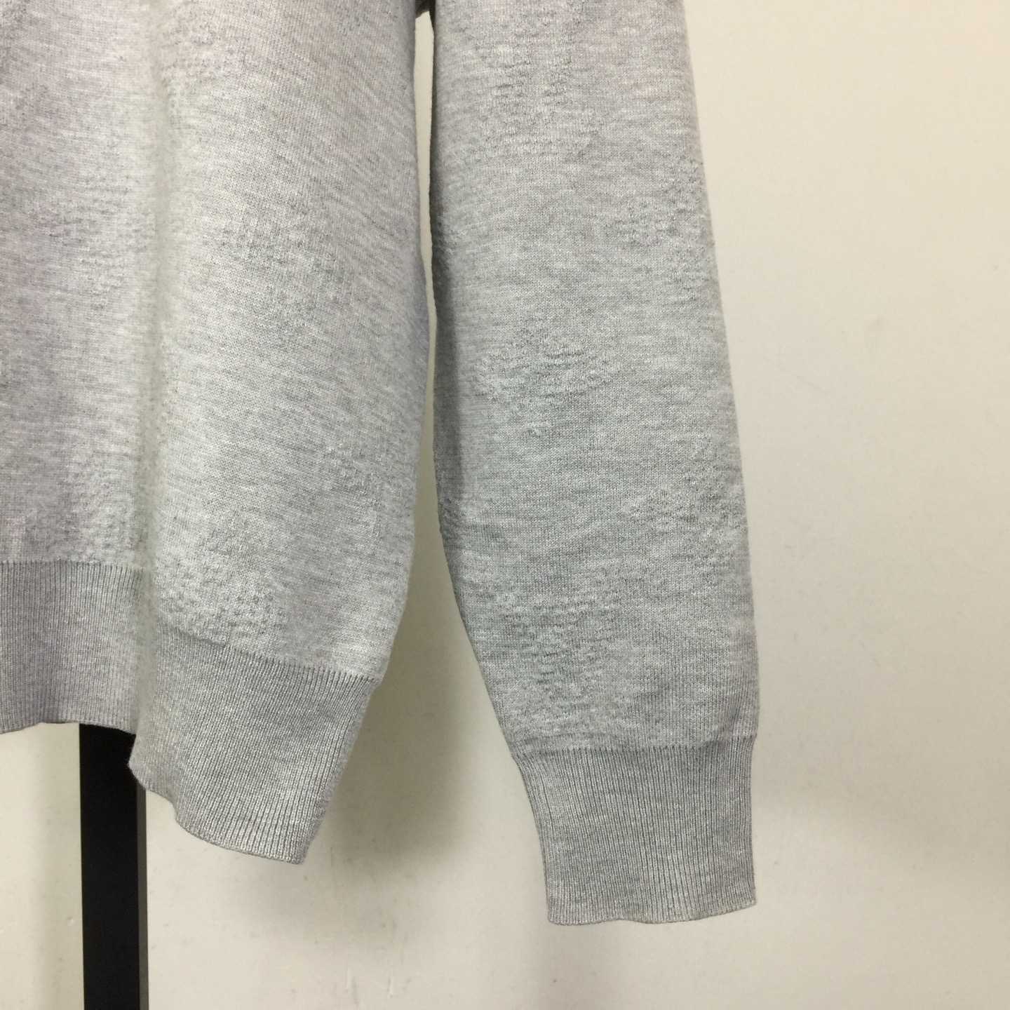 Louis Vuitton Monogram Embossed Pullover   1AIWG4 - FashionPlug