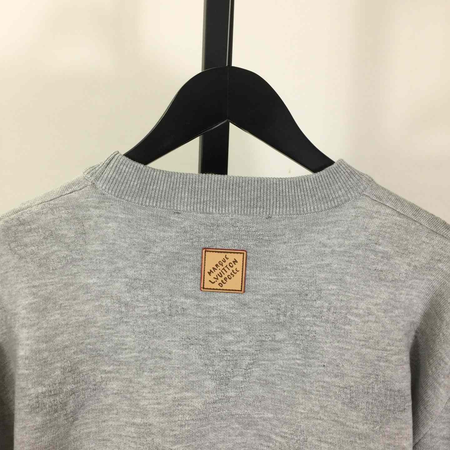 Louis Vuitton Monogram Embossed Pullover   1AIWG4 - FashionPlug