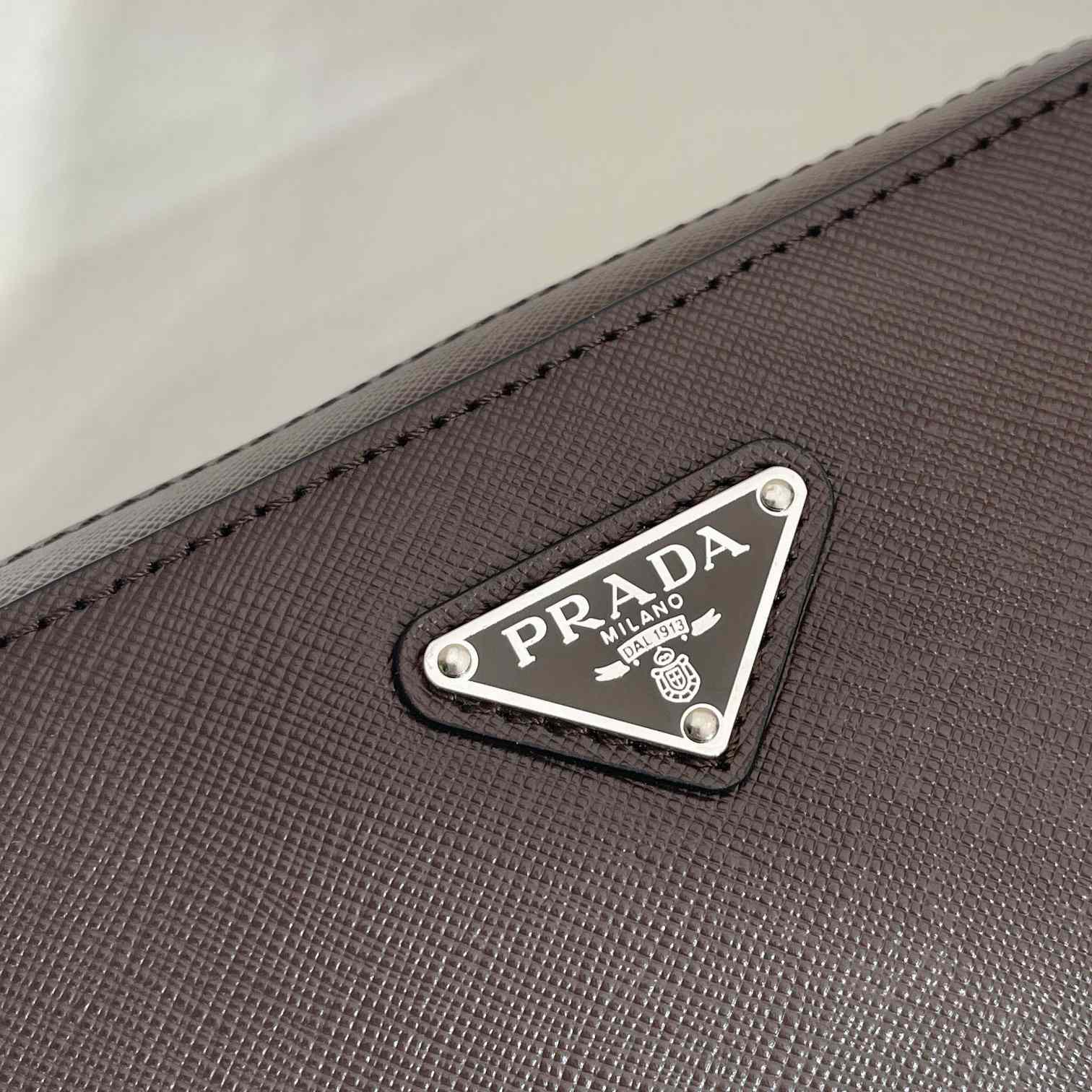 Prada Leather Clutch Bag (23.5*15.5*6.5cm) - FashionPlug