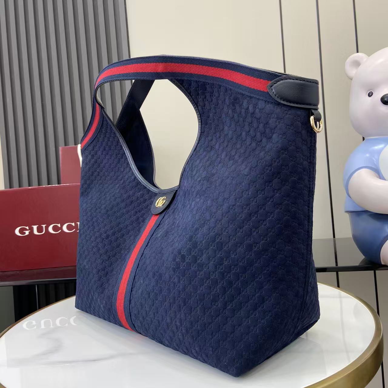 Gucci Giglio Large Tote Bag - FashionPlug