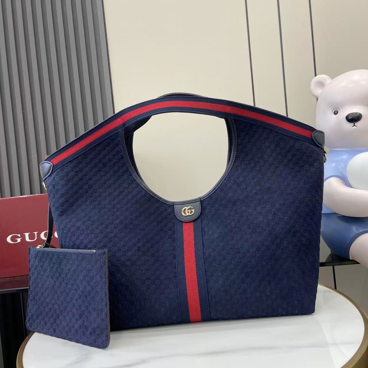 Gucci Giglio Large Tote Bag - FashionPlug