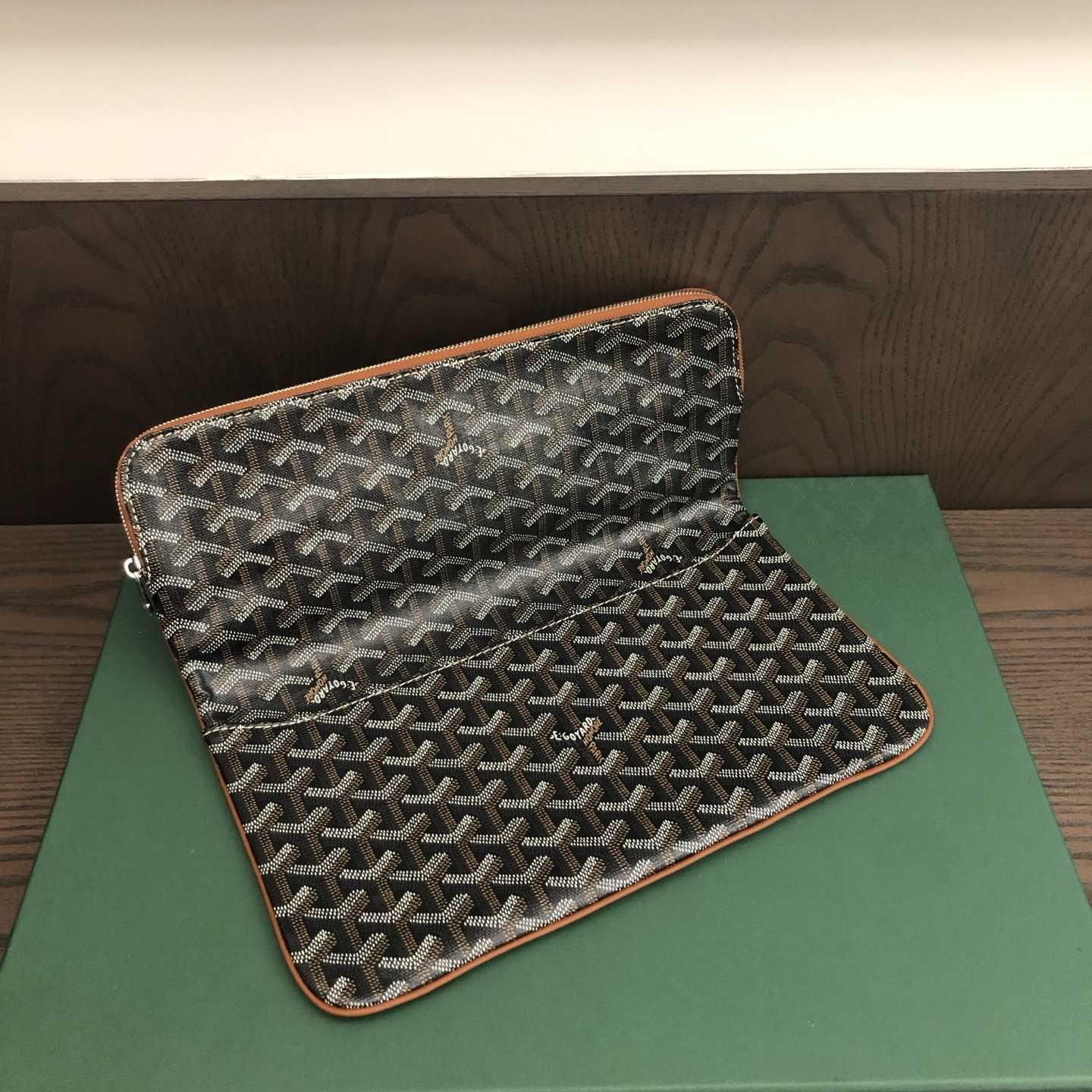 Goyard Sainte-Marie MM Clutch - FashionPlug