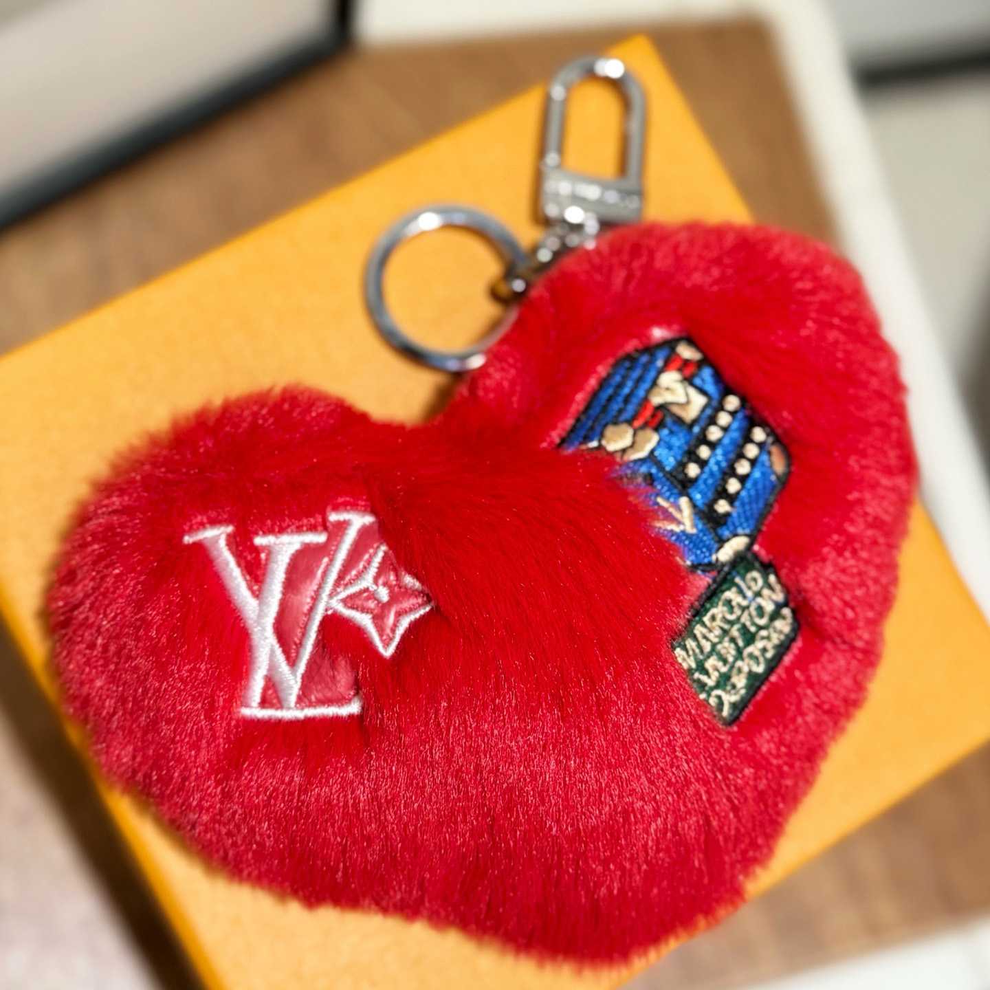 Louis Vuitton LV Lucky Heart Bag Charm   M03171 - FashionPlug