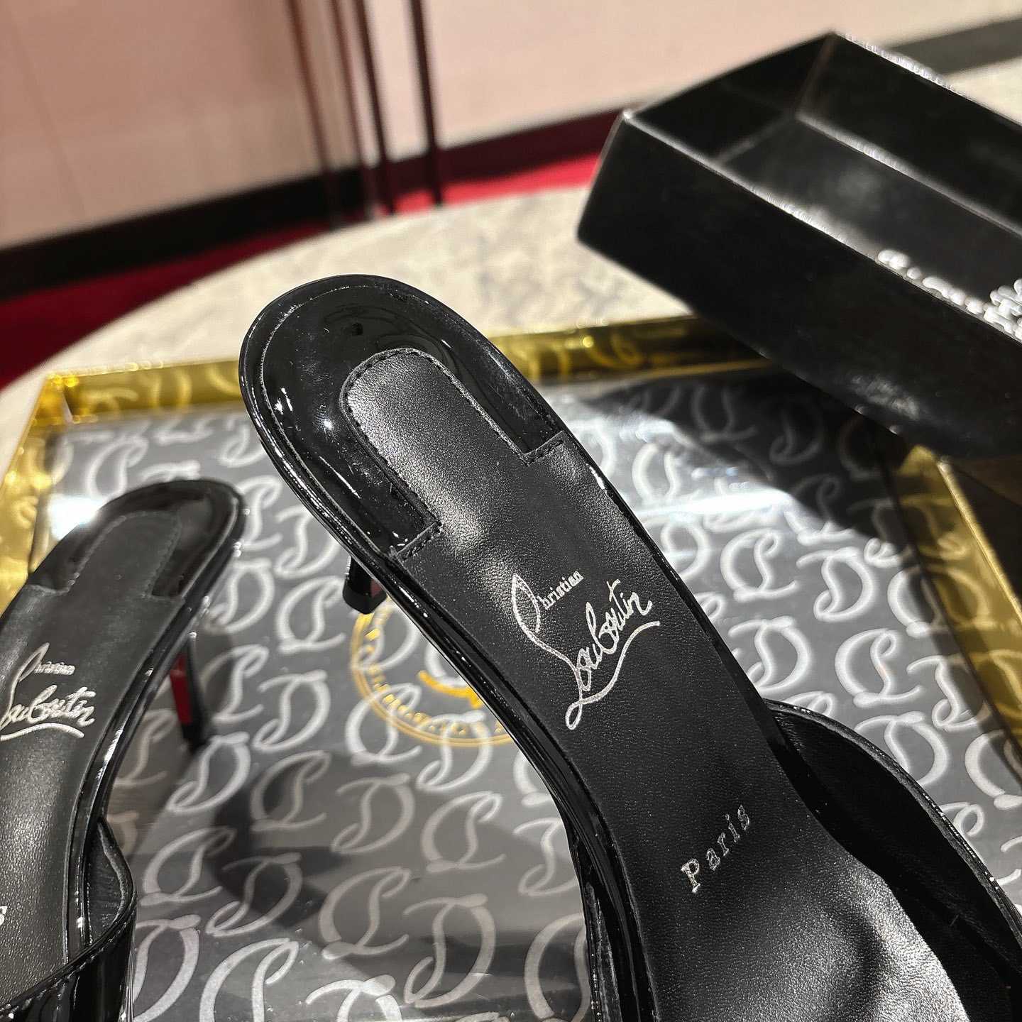 Christian Louboutin Me Dolly - 65 mm Mules - FashionPlug