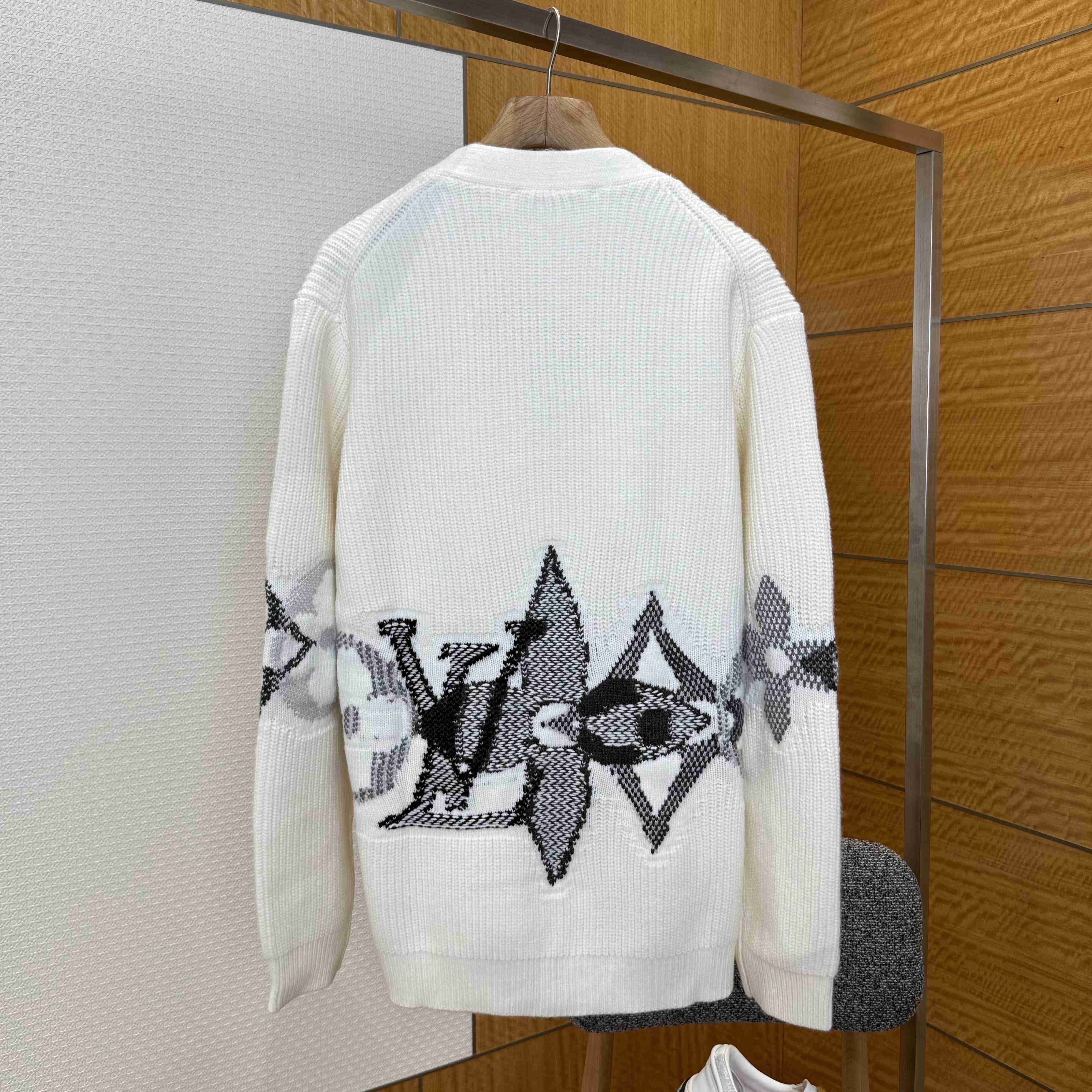 Louis Vuitton Graphic Knitted Cardigan   1AJBX9 - FashionPlug