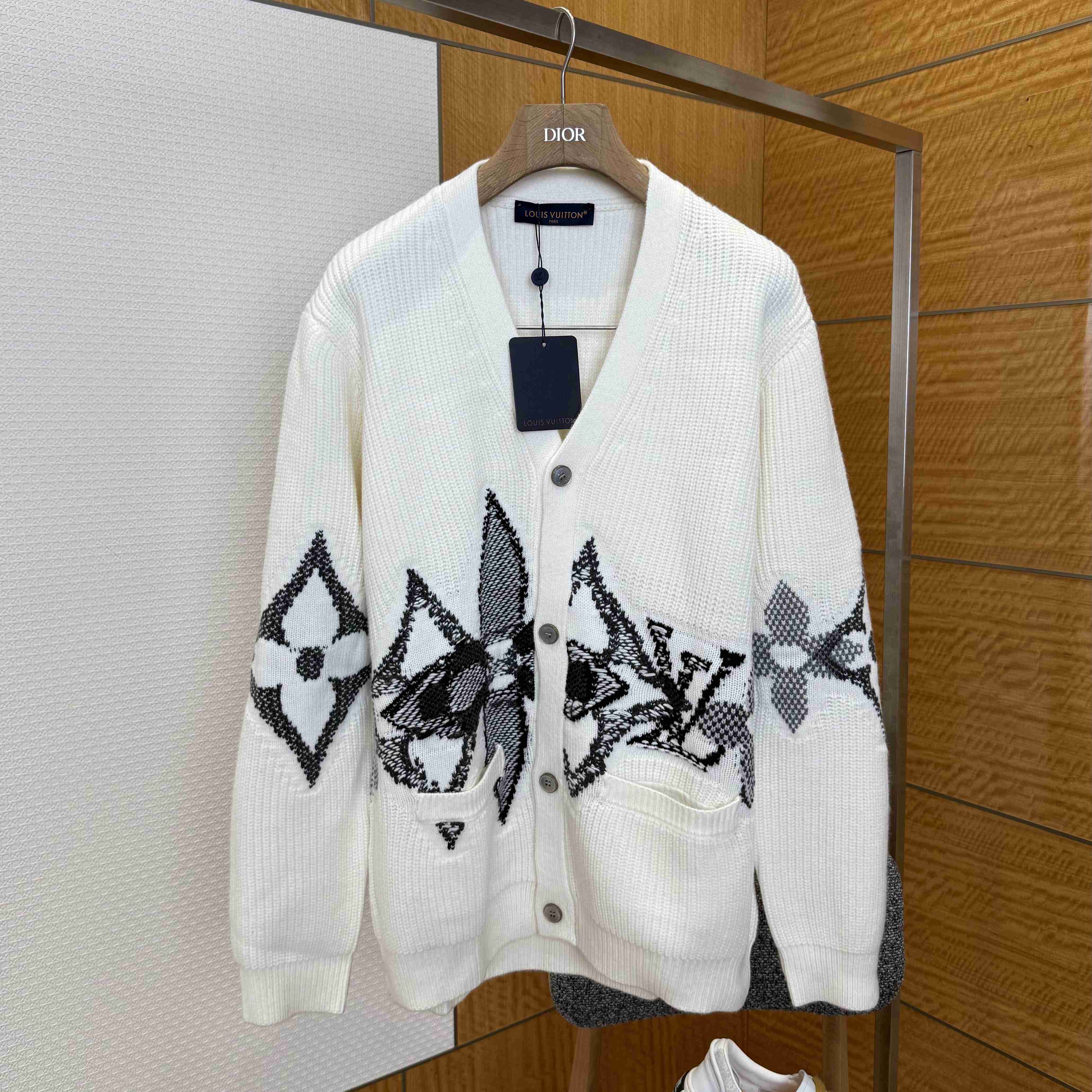 Louis Vuitton Graphic Knitted Cardigan   1AJBX9 - FashionPlug
