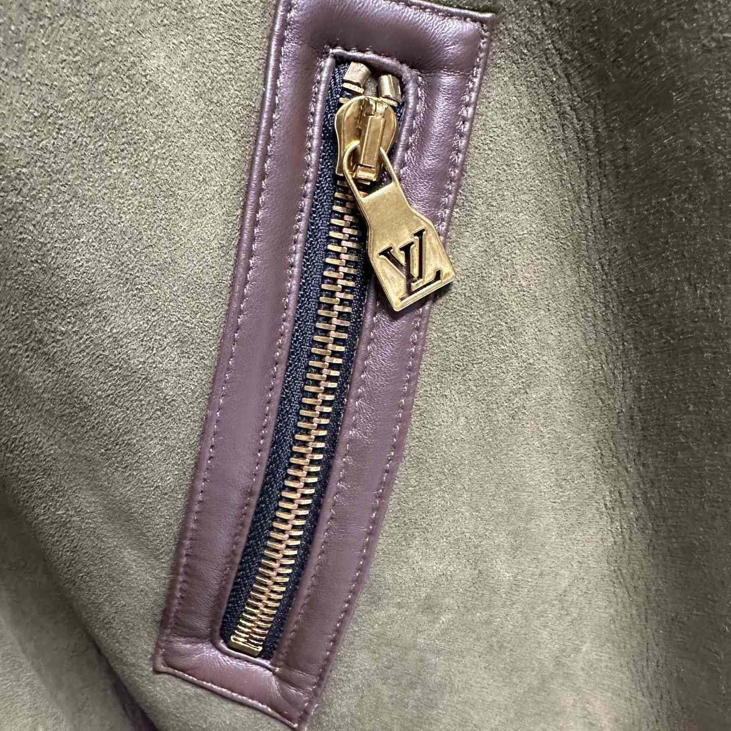 Louis Vuitton Shearling Bombardier   1AFIMT - FashionPlug