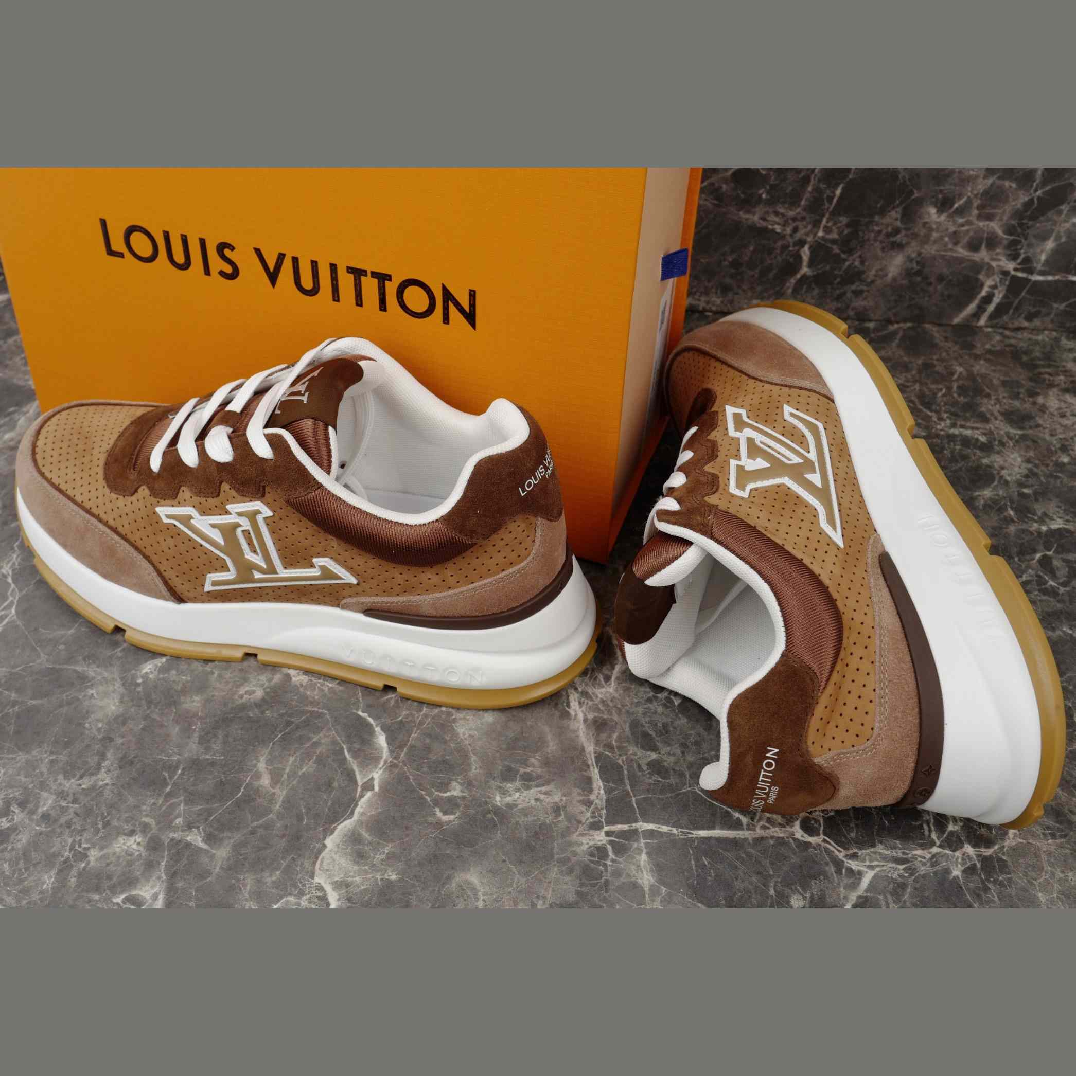 Louis Vuitton LV Classic Sneaker   1AIOJ3 - FashionPlug