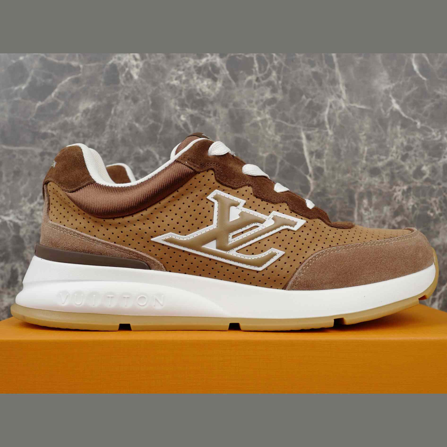 Louis Vuitton LV Classic Sneaker   1AIOJ3 - FashionPlug