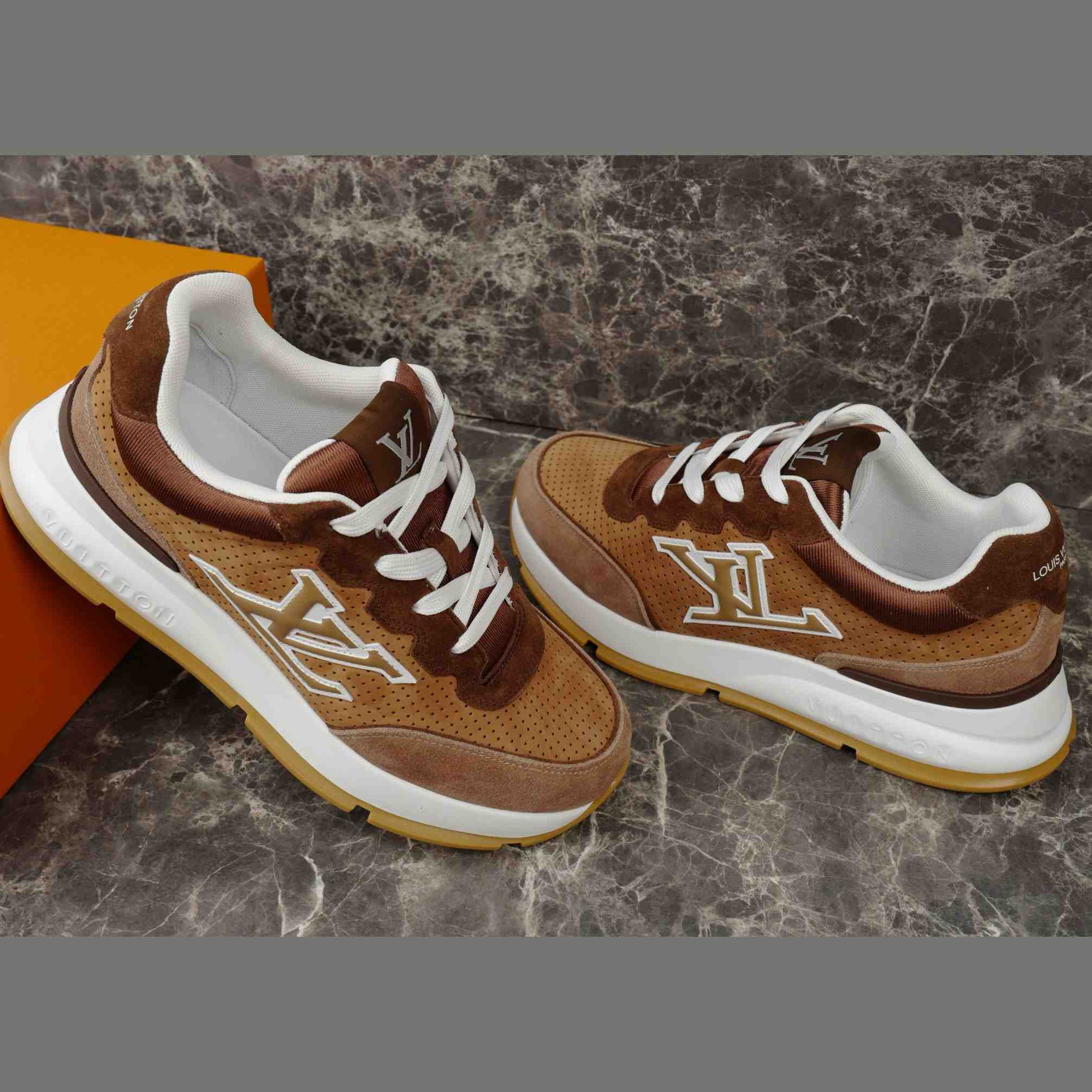 Louis Vuitton LV Classic Sneaker   1AIOJ3 - FashionPlug