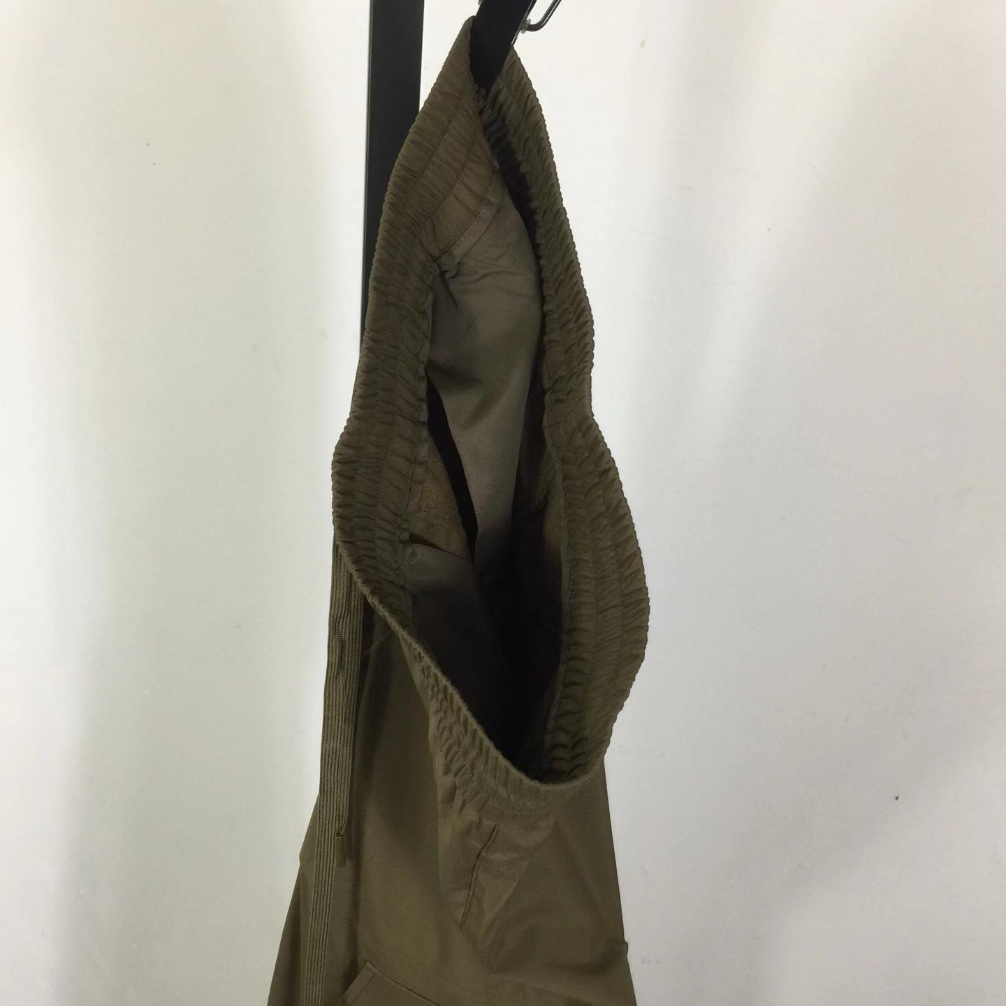 Moncler Trousers - FashionPlug