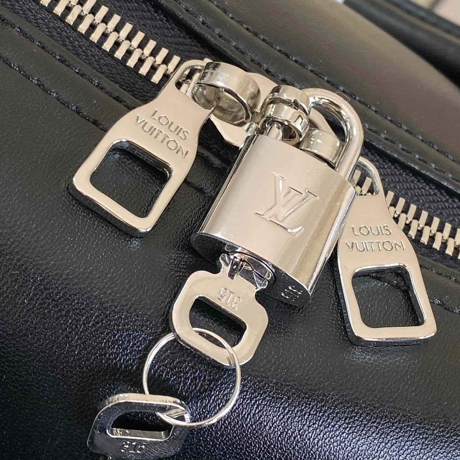 Louis Vuitton Keepall Cargo Bandoulière 50   M13992 - FashionPlug